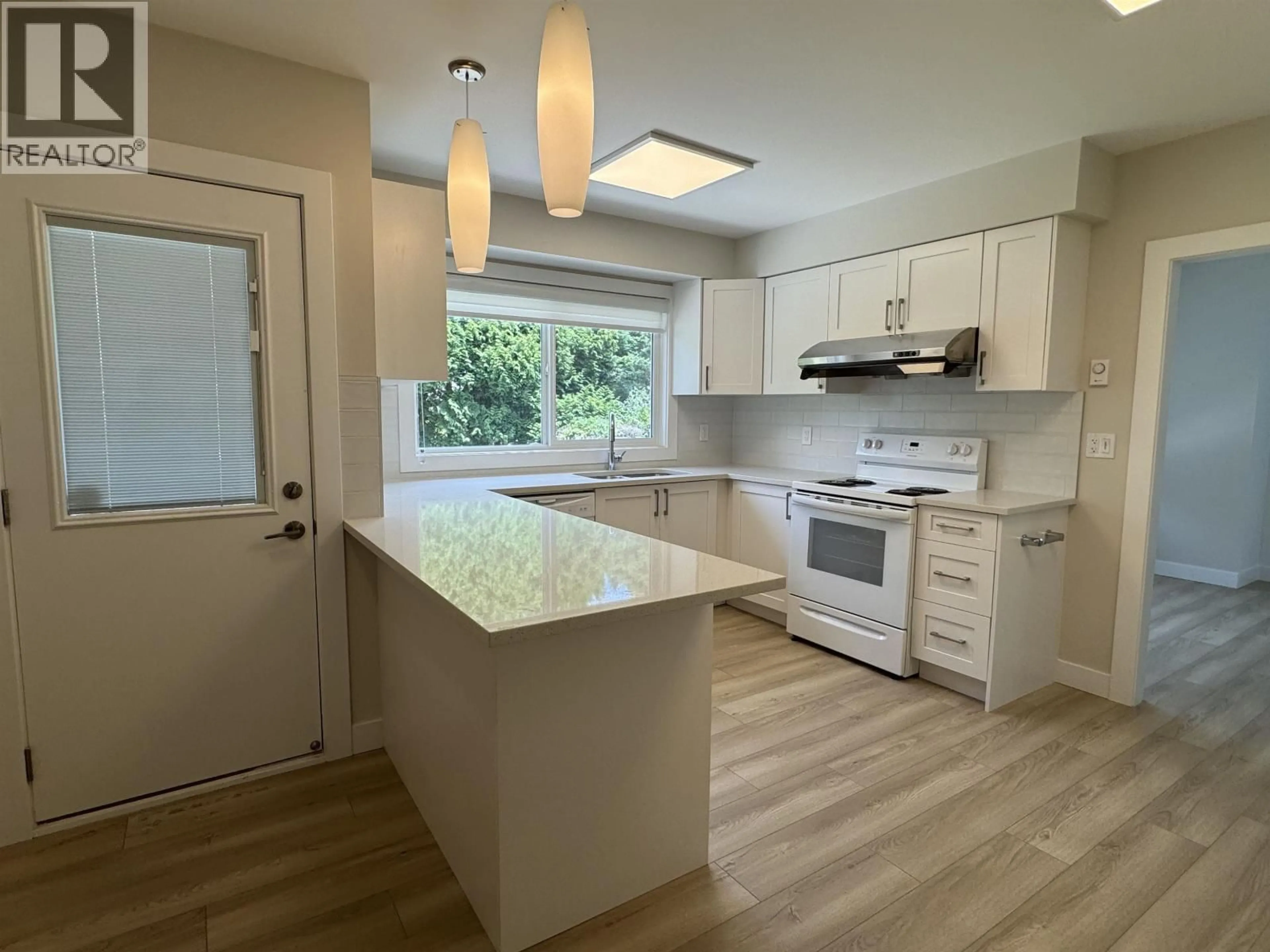 Open concept kitchen, unknown for 7231 STEVESTON HIGHWAY, Richmond British Columbia V7A1L9