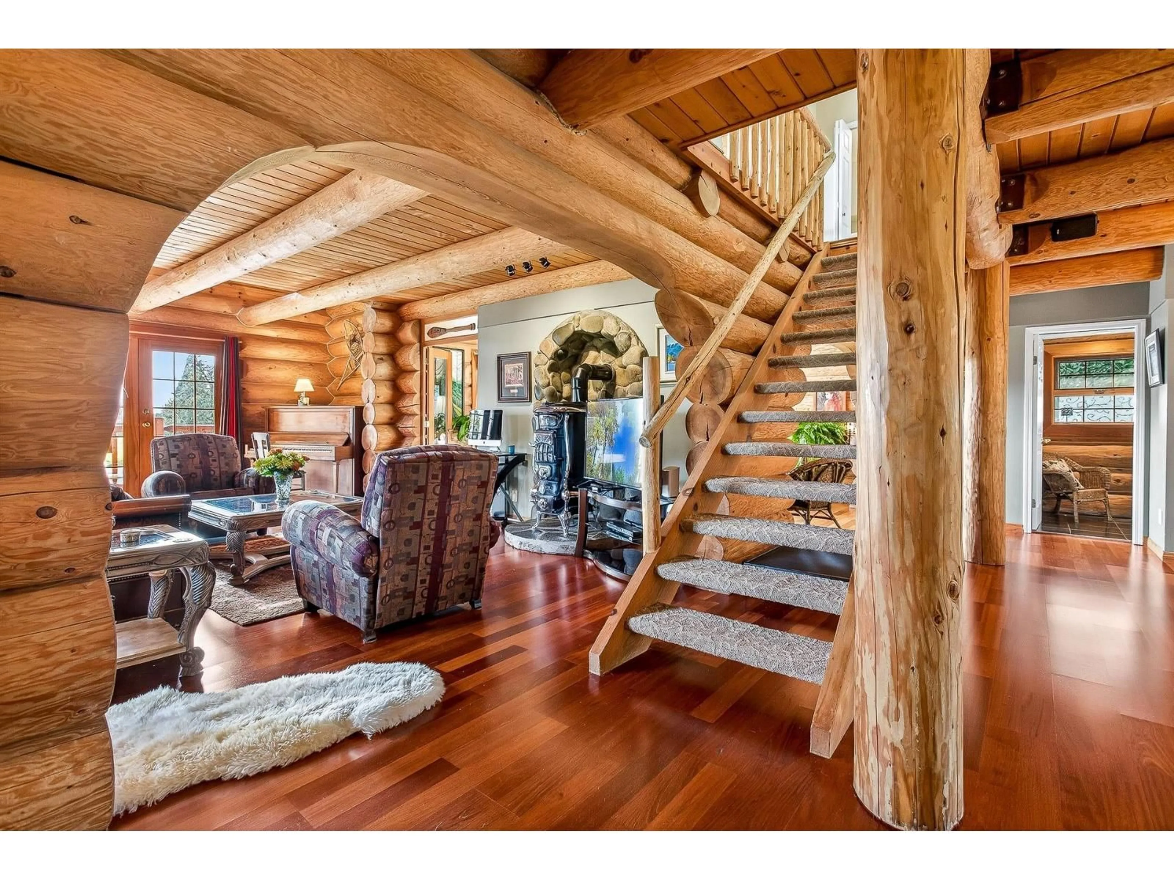 Indoor entryway for 16937 0, Surrey British Columbia V3Z9N9