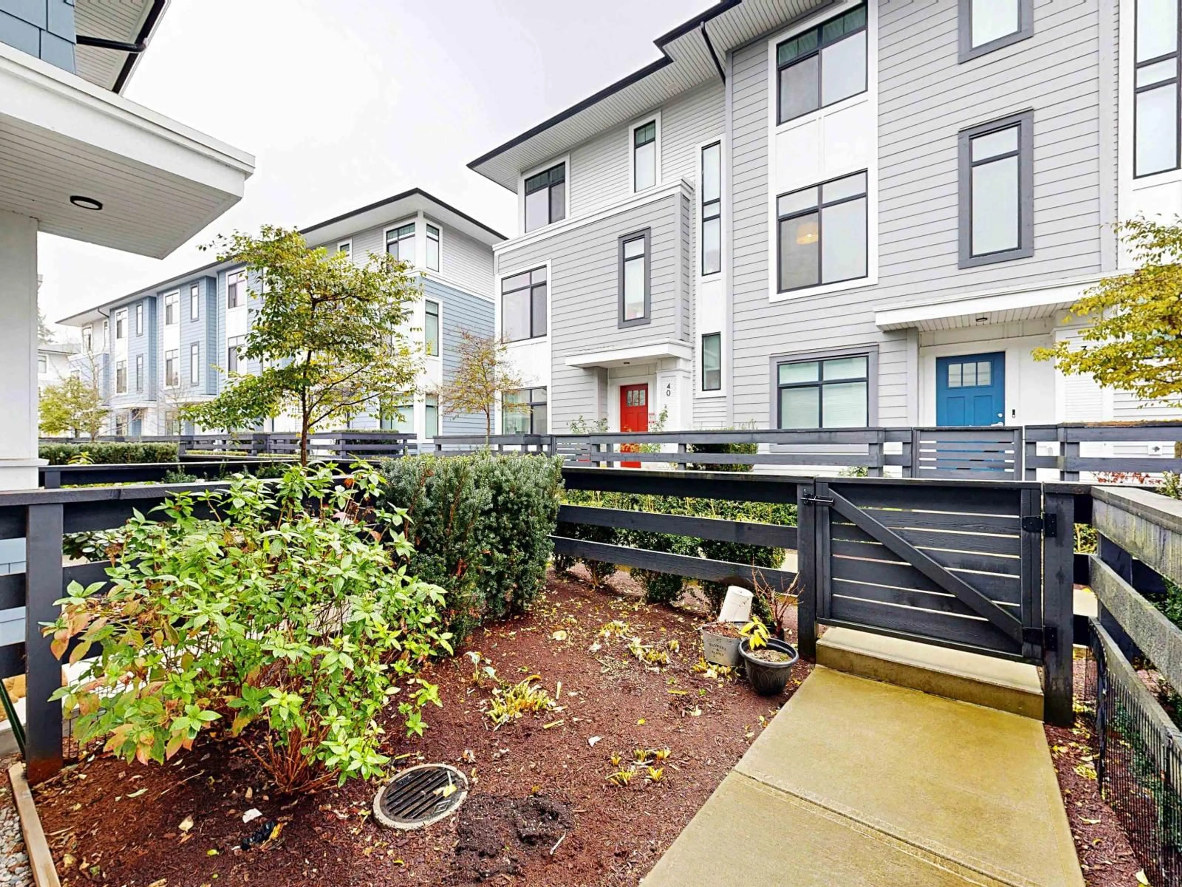 Patio, street for 120 - 15235 SITKA, Surrey British Columbia V3S0A9