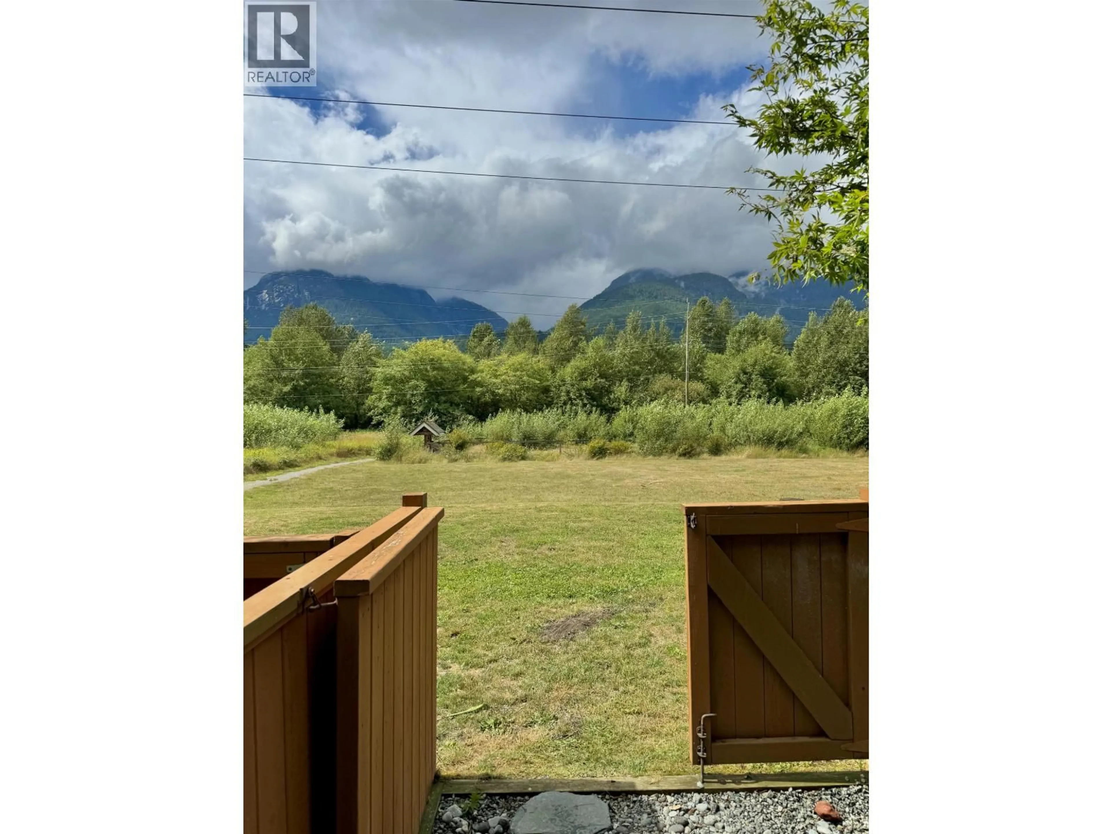 Unknown for 5 - 40653 TANTALUS ROAD, Squamish British Columbia V0N1T0