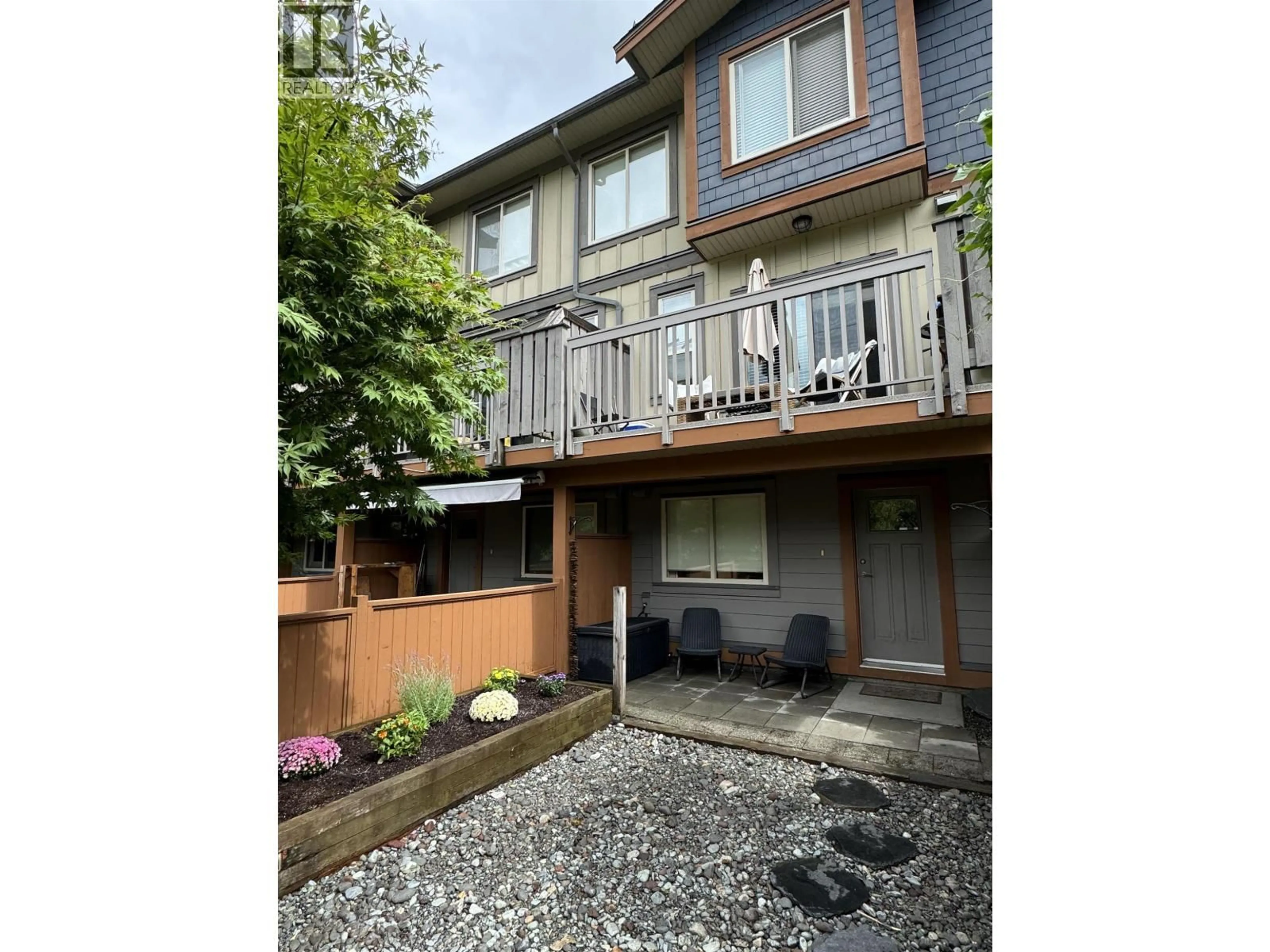 Patio, street for 5 - 40653 TANTALUS ROAD, Squamish British Columbia V0N1T0