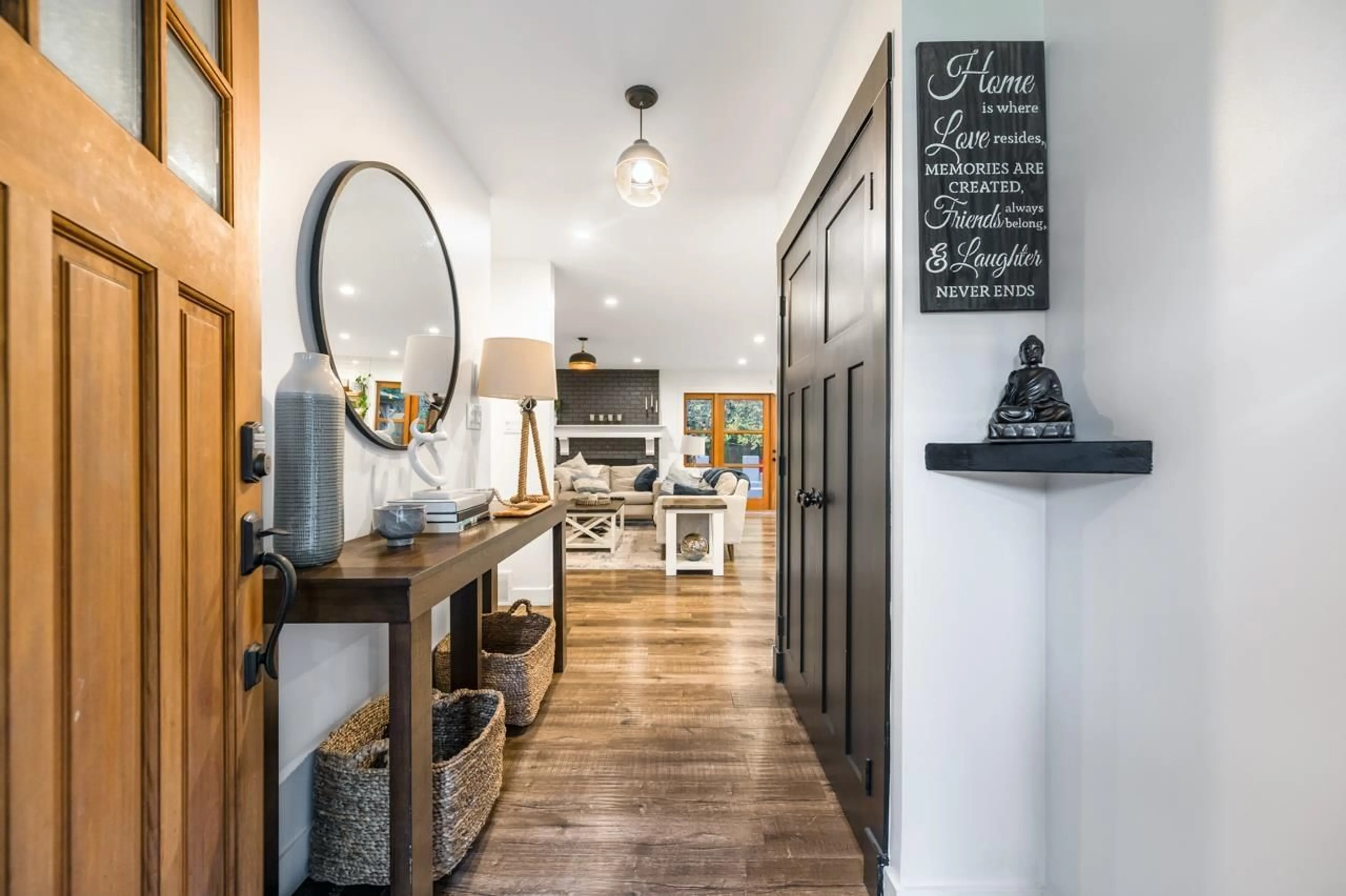 Indoor entryway for 19971 39A AVENUE, Langley British Columbia V3A7G3