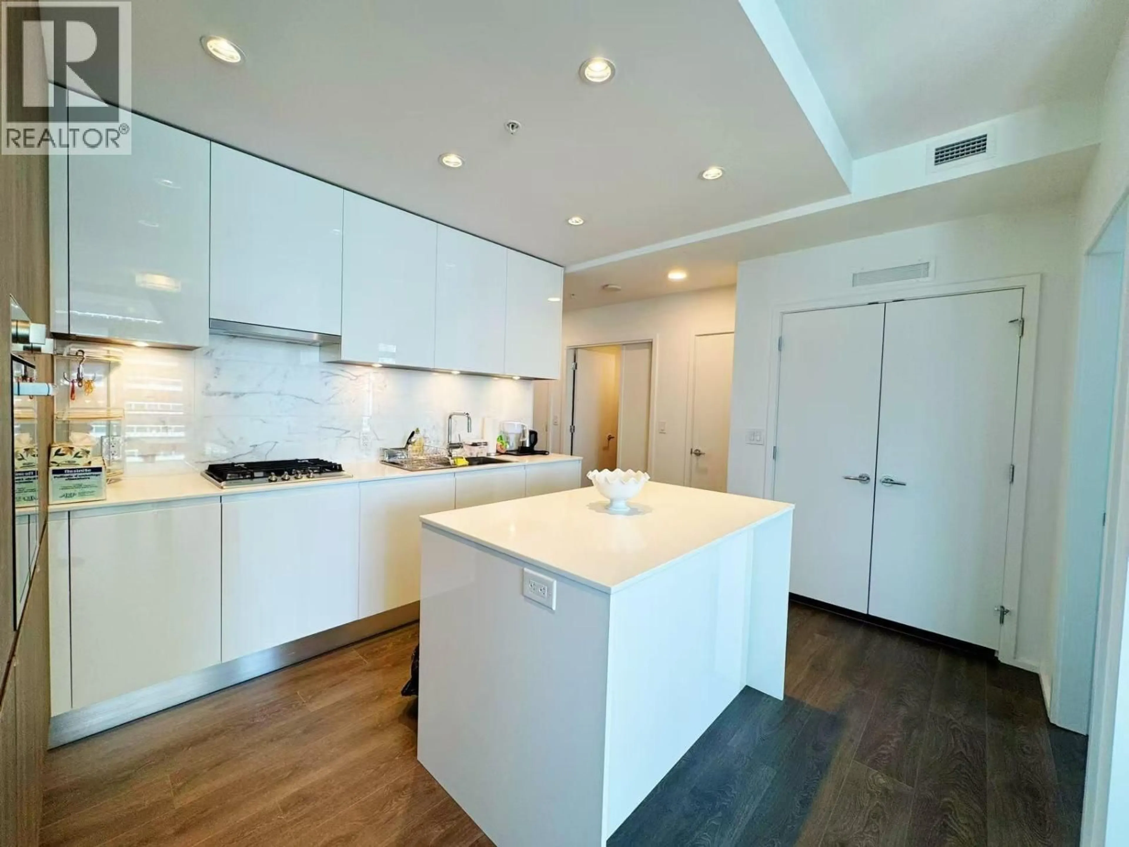 Open concept kitchen, unknown for 1607 - 4650 BRENTWOOD BOULEVARD, Burnaby British Columbia V5C0M3