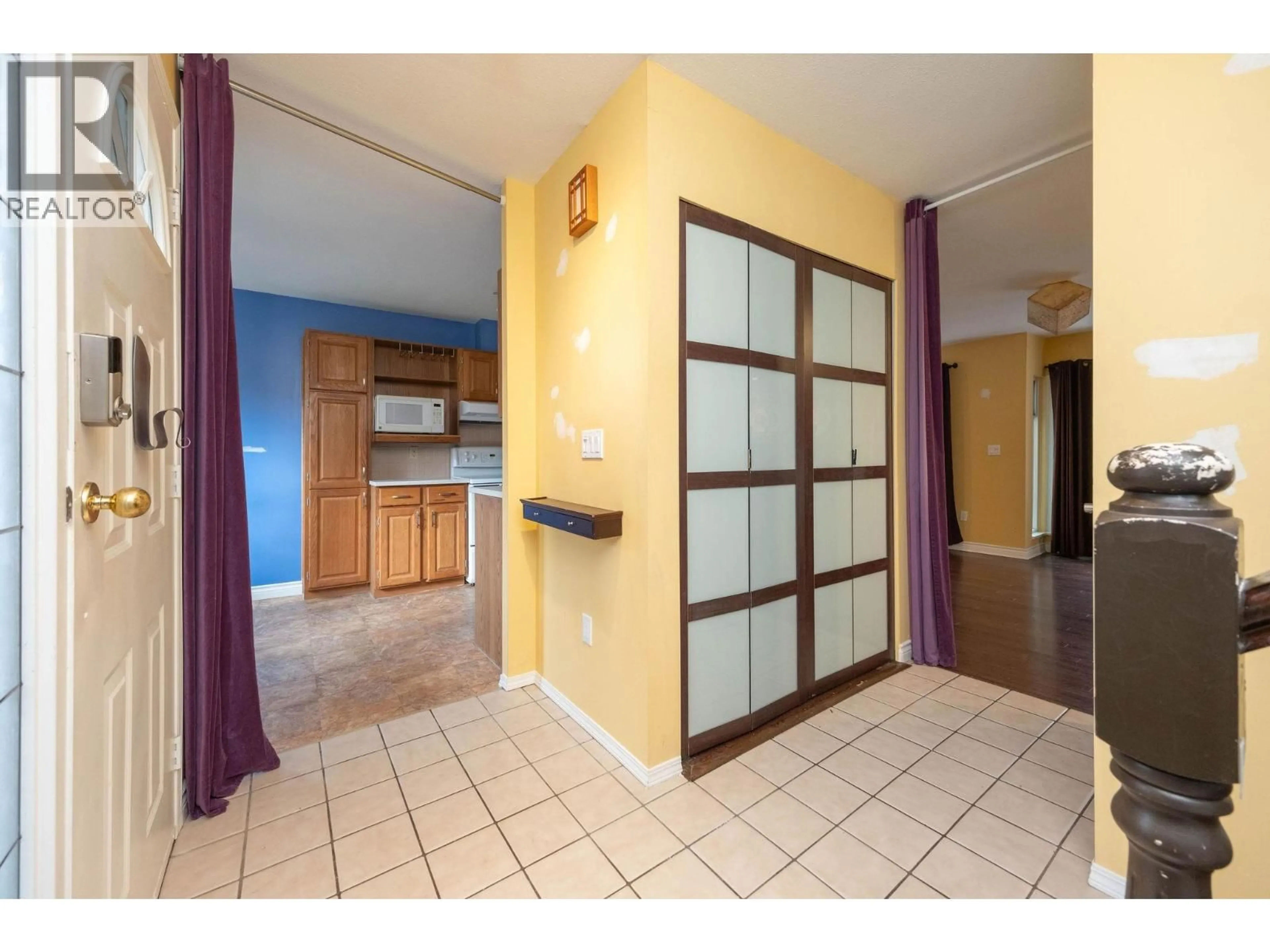 Unknown for 3 - 237 16TH STREET, North Vancouver British Columbia V7M1T7