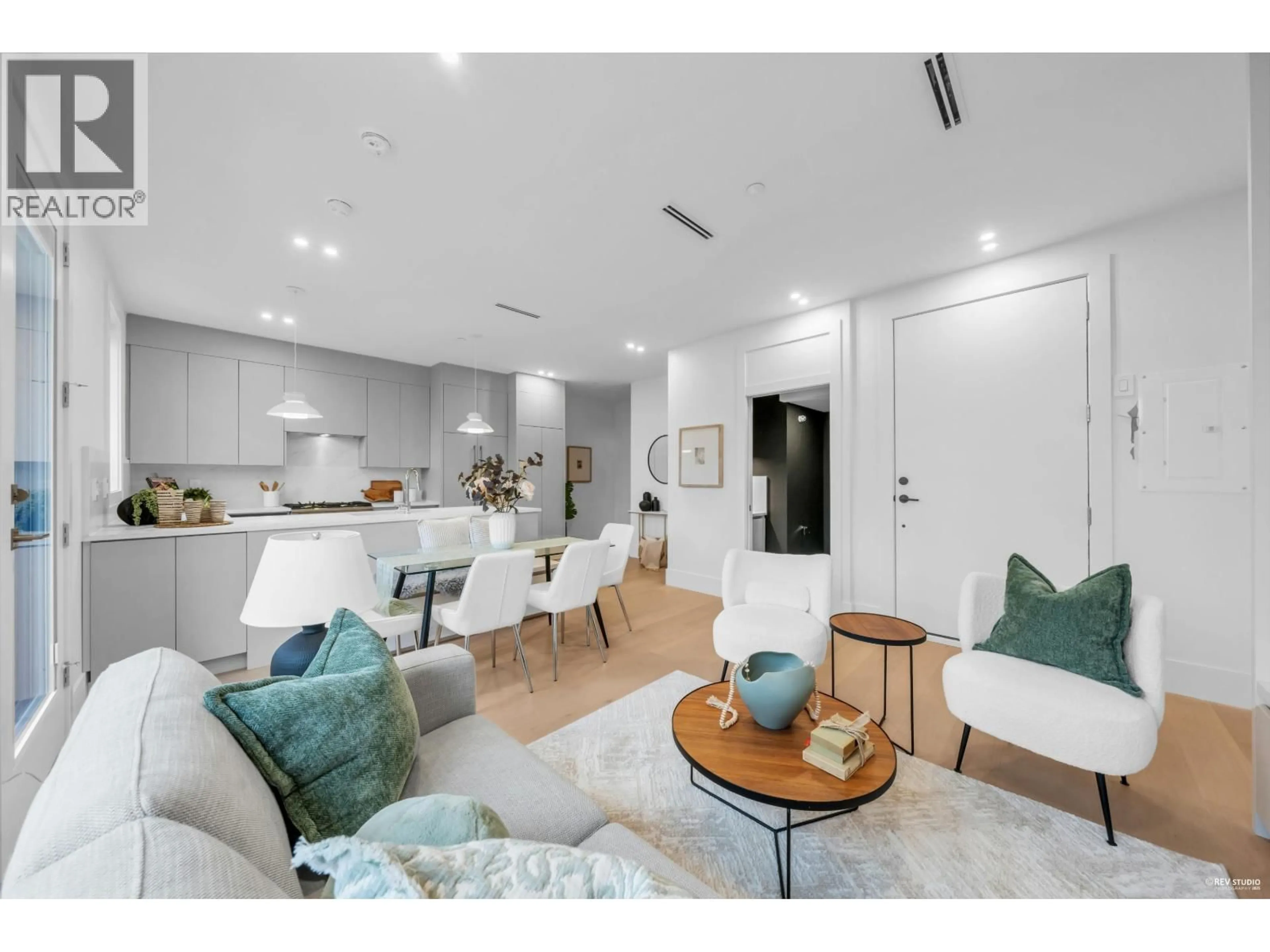 Open concept kitchen, unknown for 2917 CHARLES STREET, Vancouver British Columbia V5K3B1