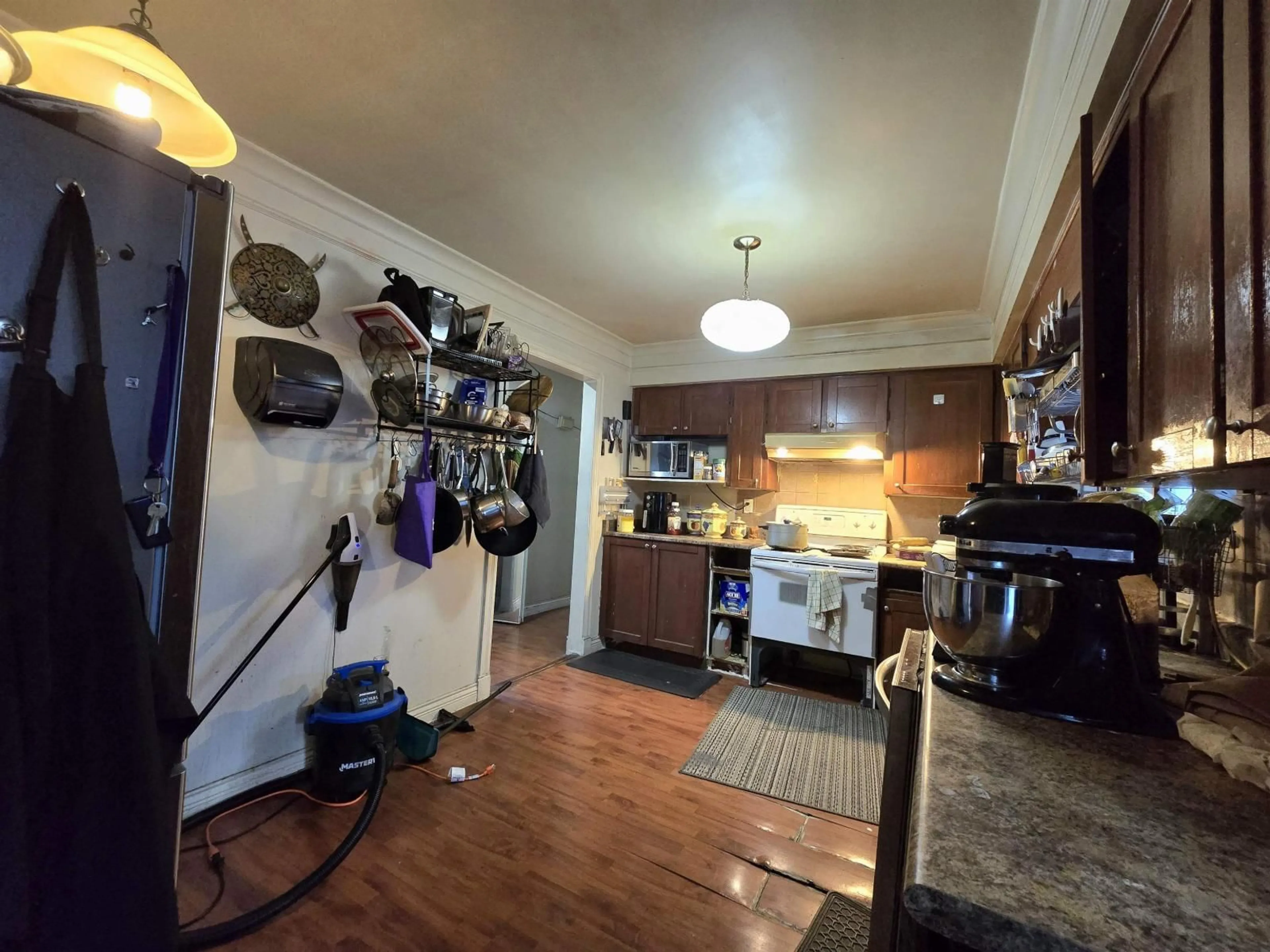 A pic of a room for 12984 64 AVENUE, Surrey British Columbia V3W1X6