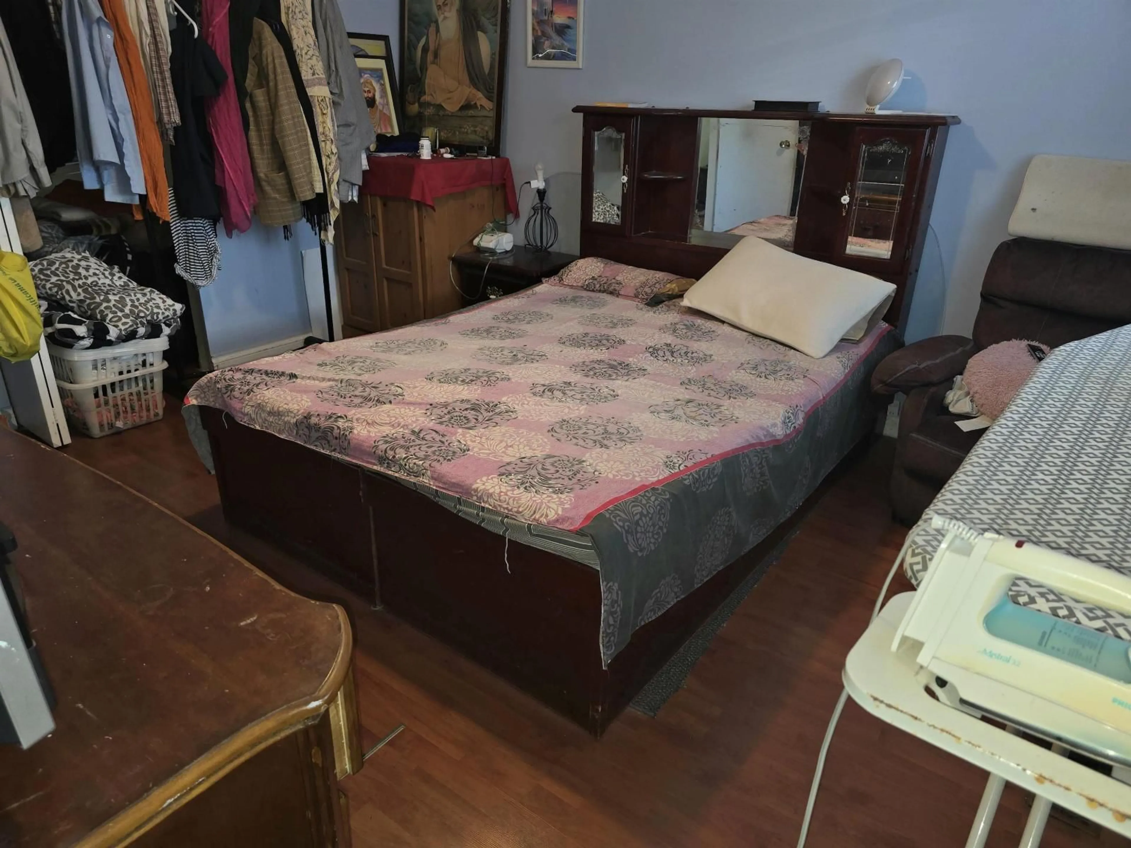 Bedroom with bed, unknown for 12984 64 AVENUE, Surrey British Columbia V3W1X6