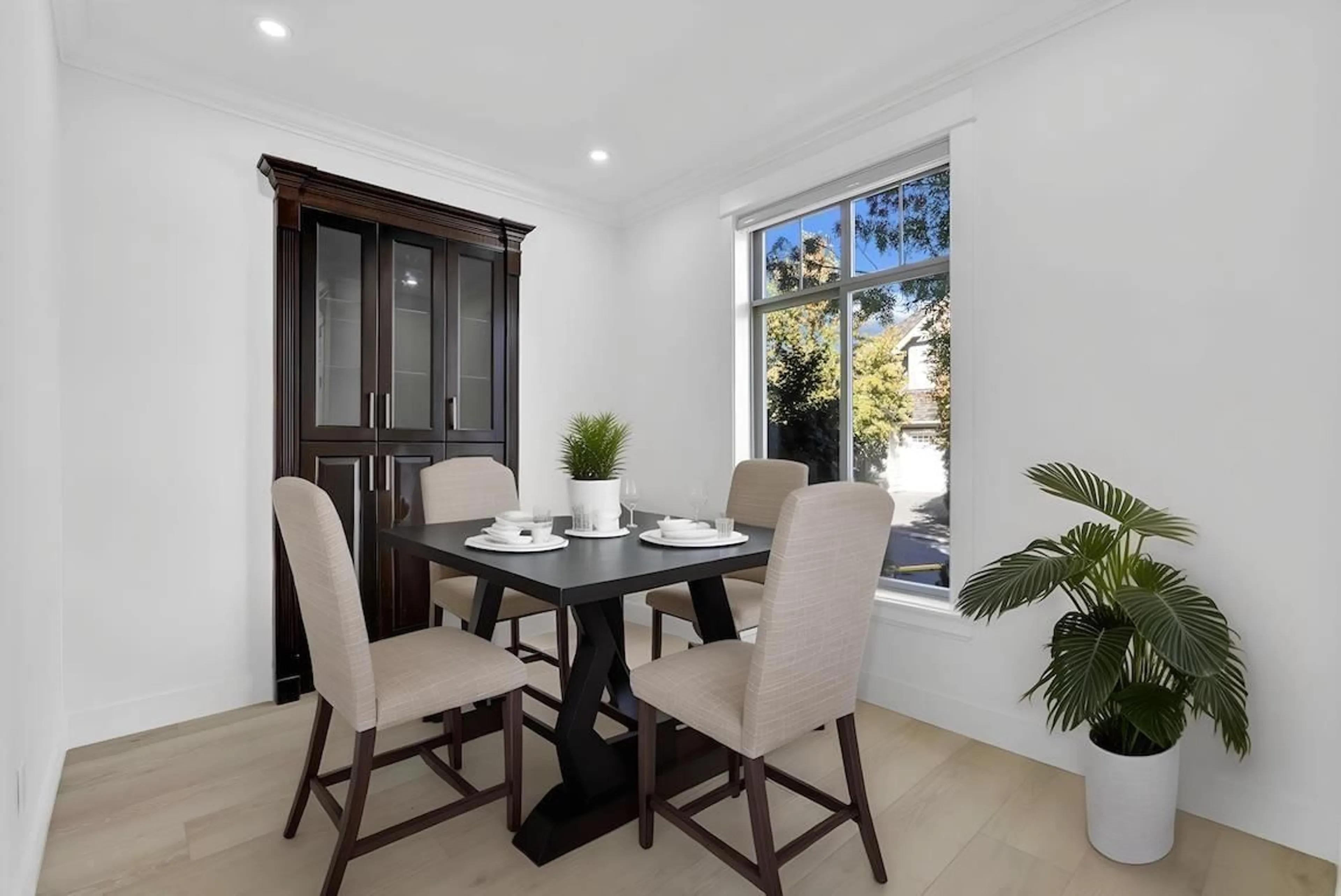 Dining room, ceramic/tile floor for 14636 36A, Surrey British Columbia V4P0E3