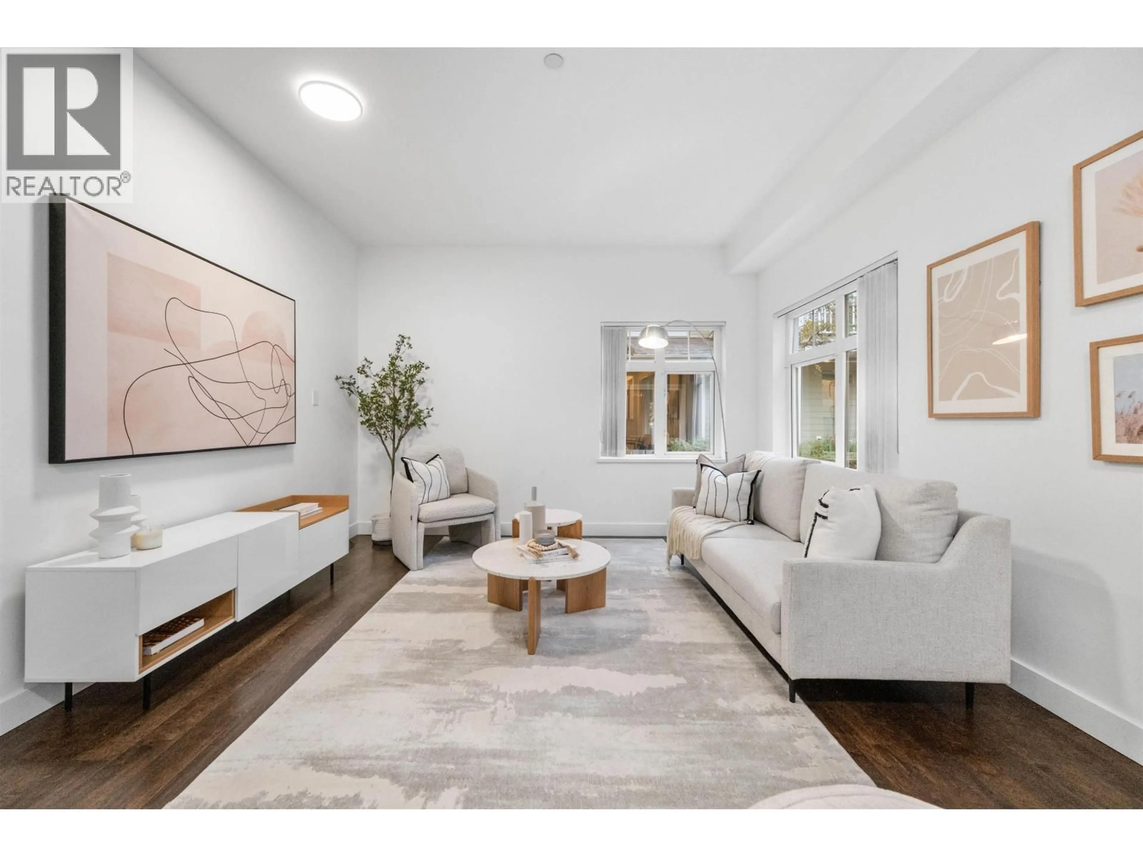 Living room with furniture, unknown for 132 - 7388 MACPHERSON AVENUE, Burnaby British Columbia V5J0A1