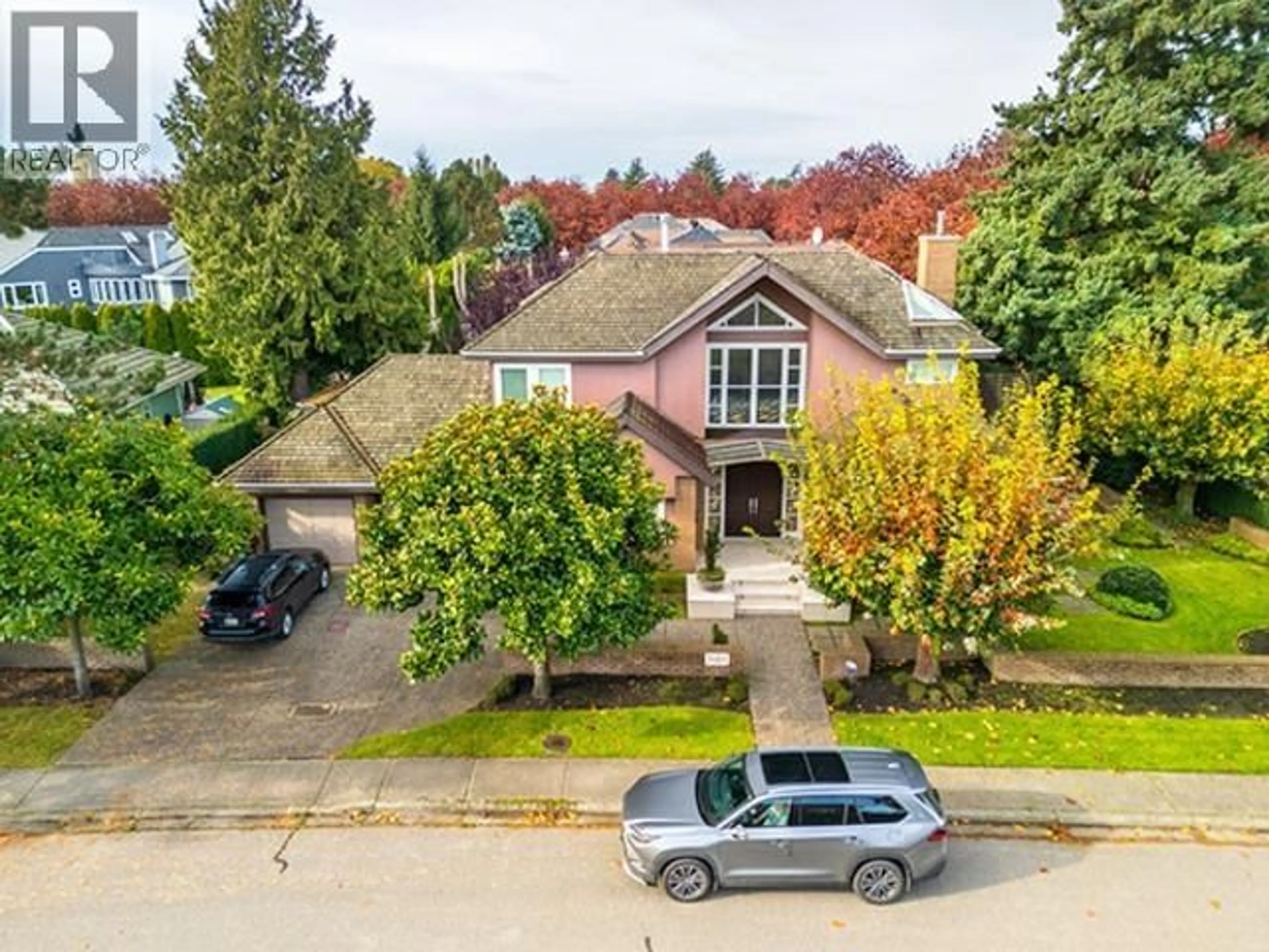 A pic from outside/outdoor area/front of a property/back of a property/a pic from drone, street for 7460 GLACIER CRESCENT, Richmond British Columbia V7A1L5