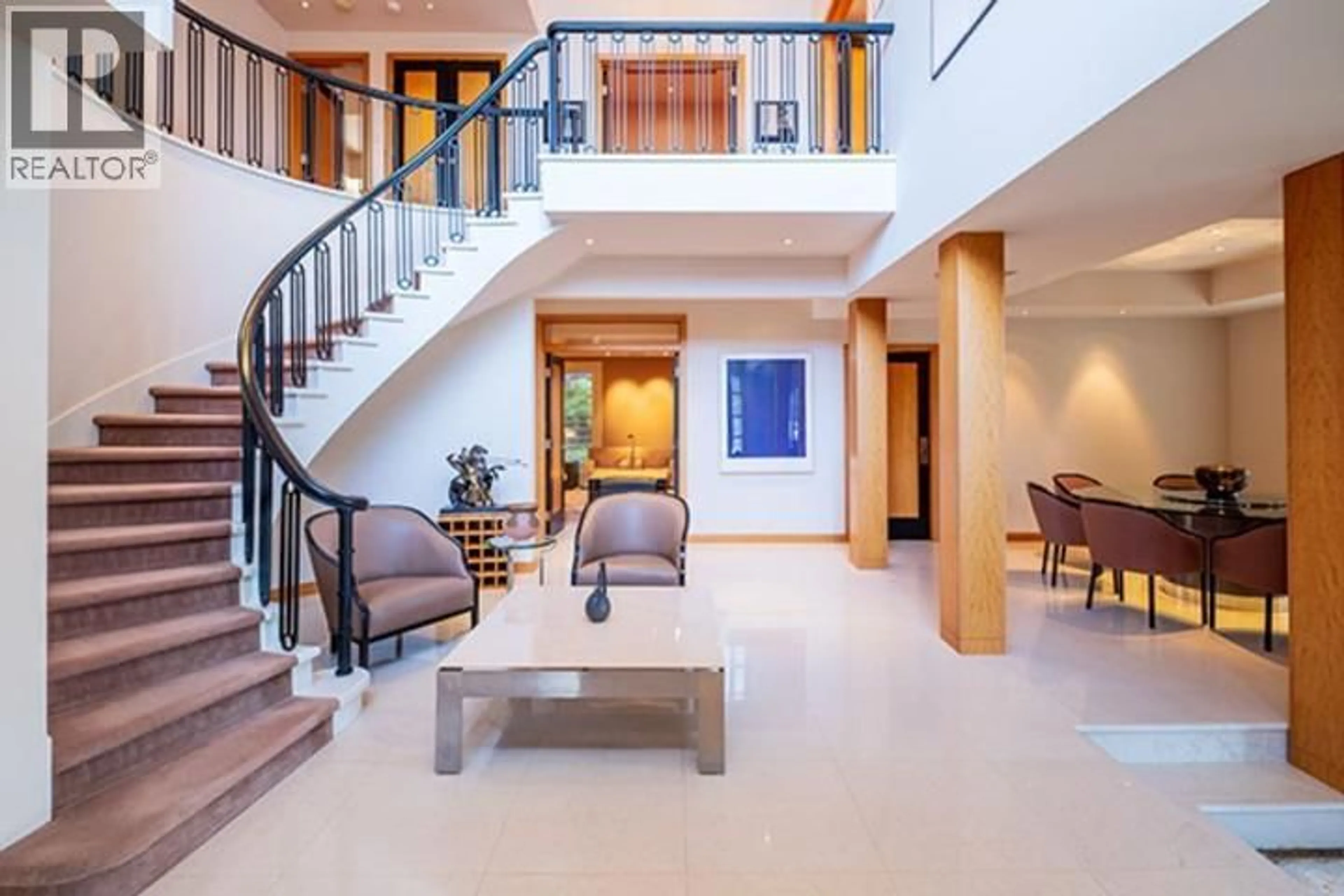 Indoor foyer for 7460 GLACIER CRESCENT, Richmond British Columbia V7A1L5