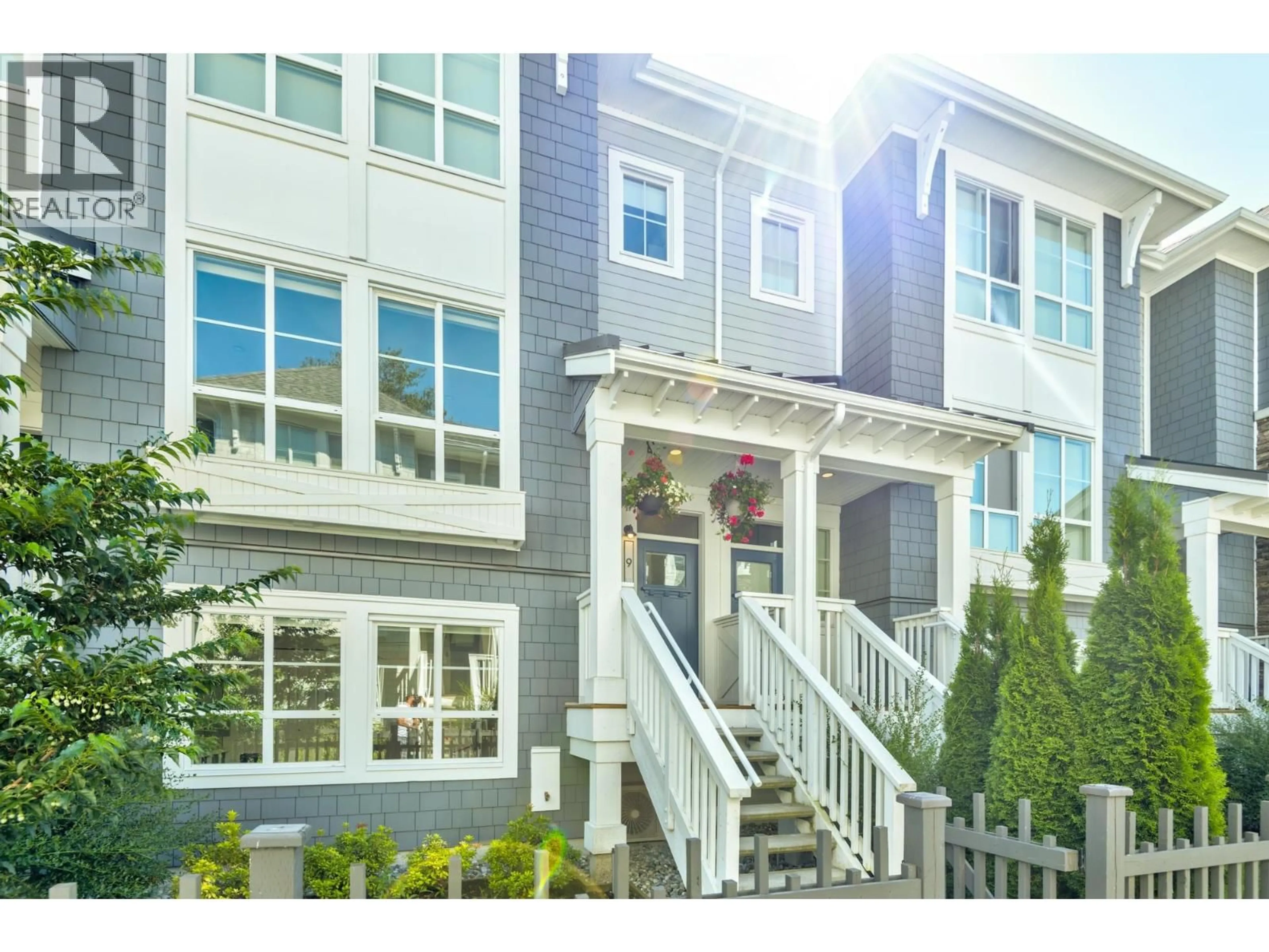 Home with vinyl exterior material, street for 9 - 5311 ADMIRAL WAY, Ladner British Columbia V4K0E2