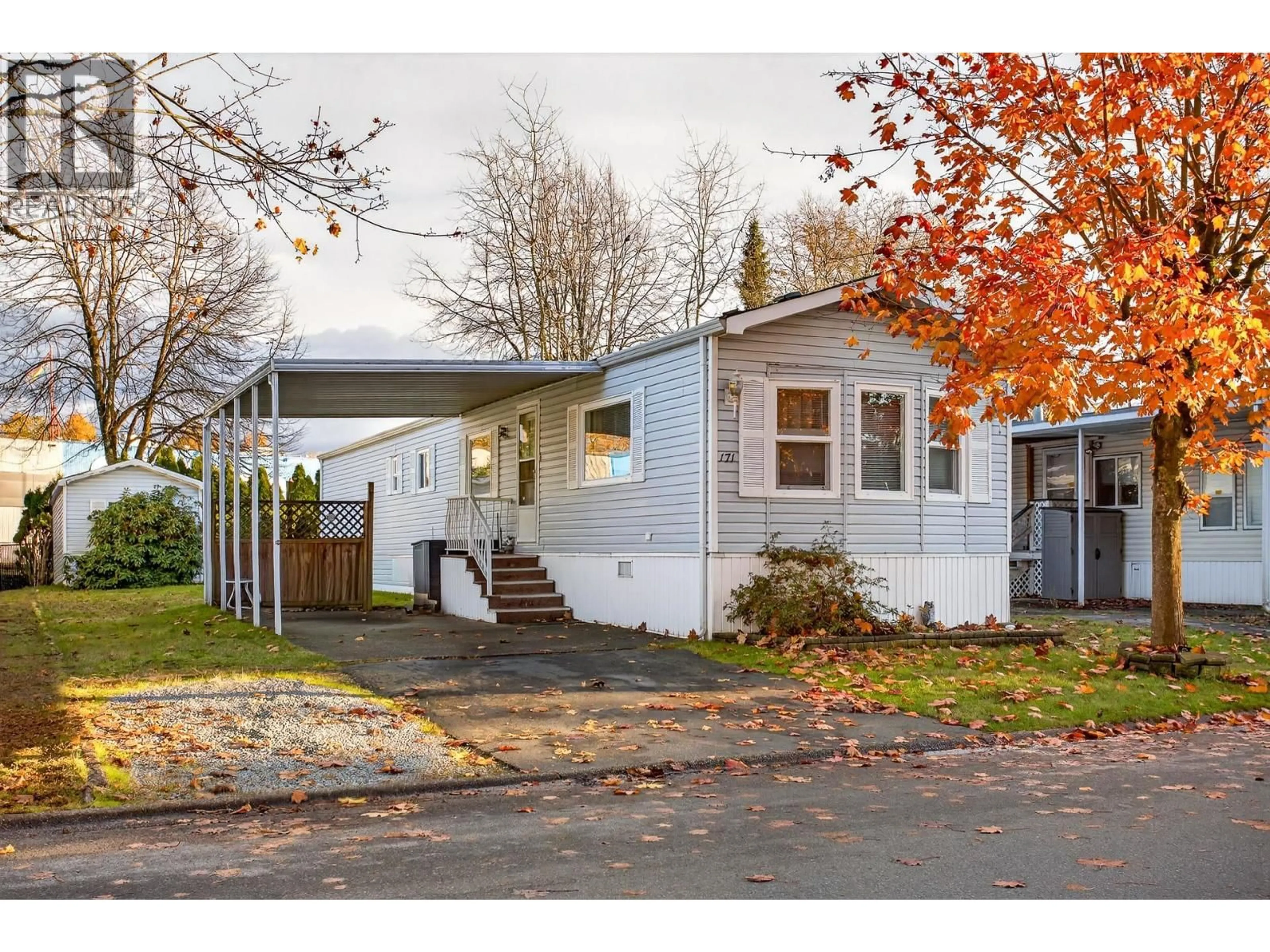 Home with vinyl exterior material, street for 171 - 145 KING EDWARD STREET, Coquitlam British Columbia V3K6M6