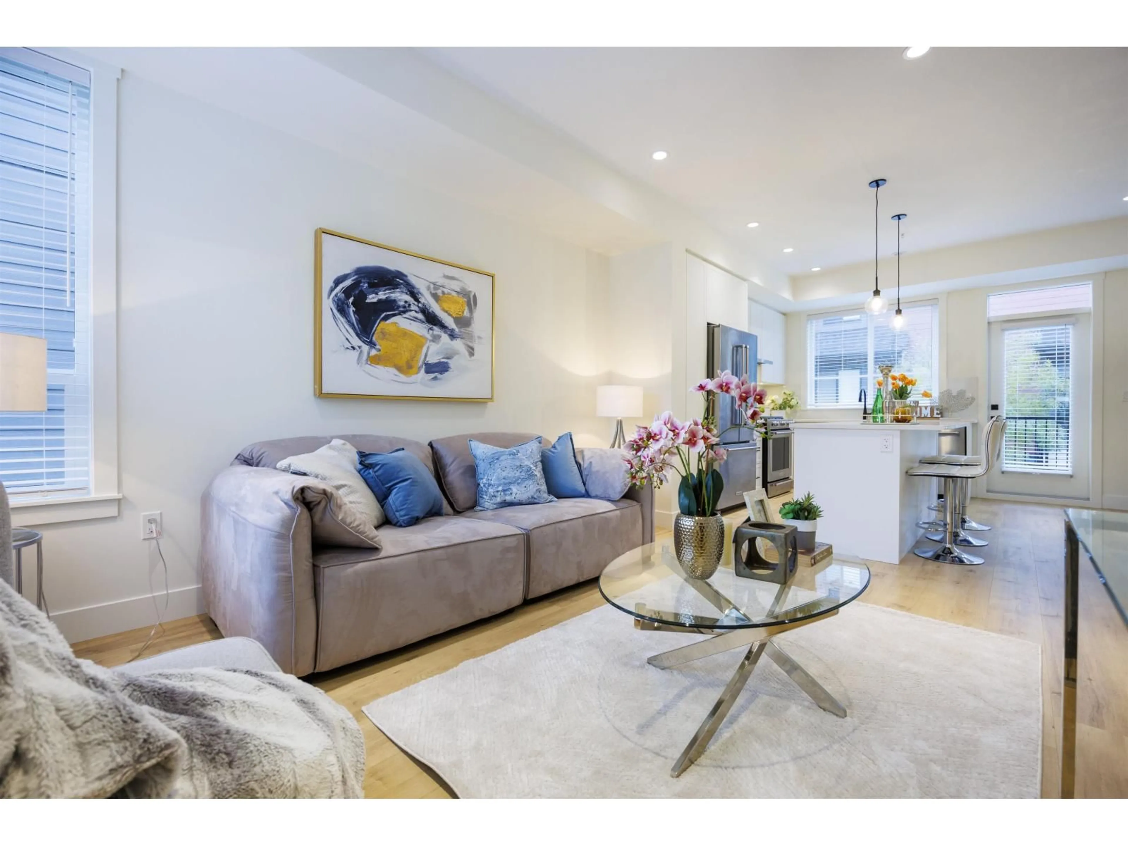 Living room with furniture, unknown for 6 - 19935 75A AVENUE, Langley British Columbia V2Y4L5