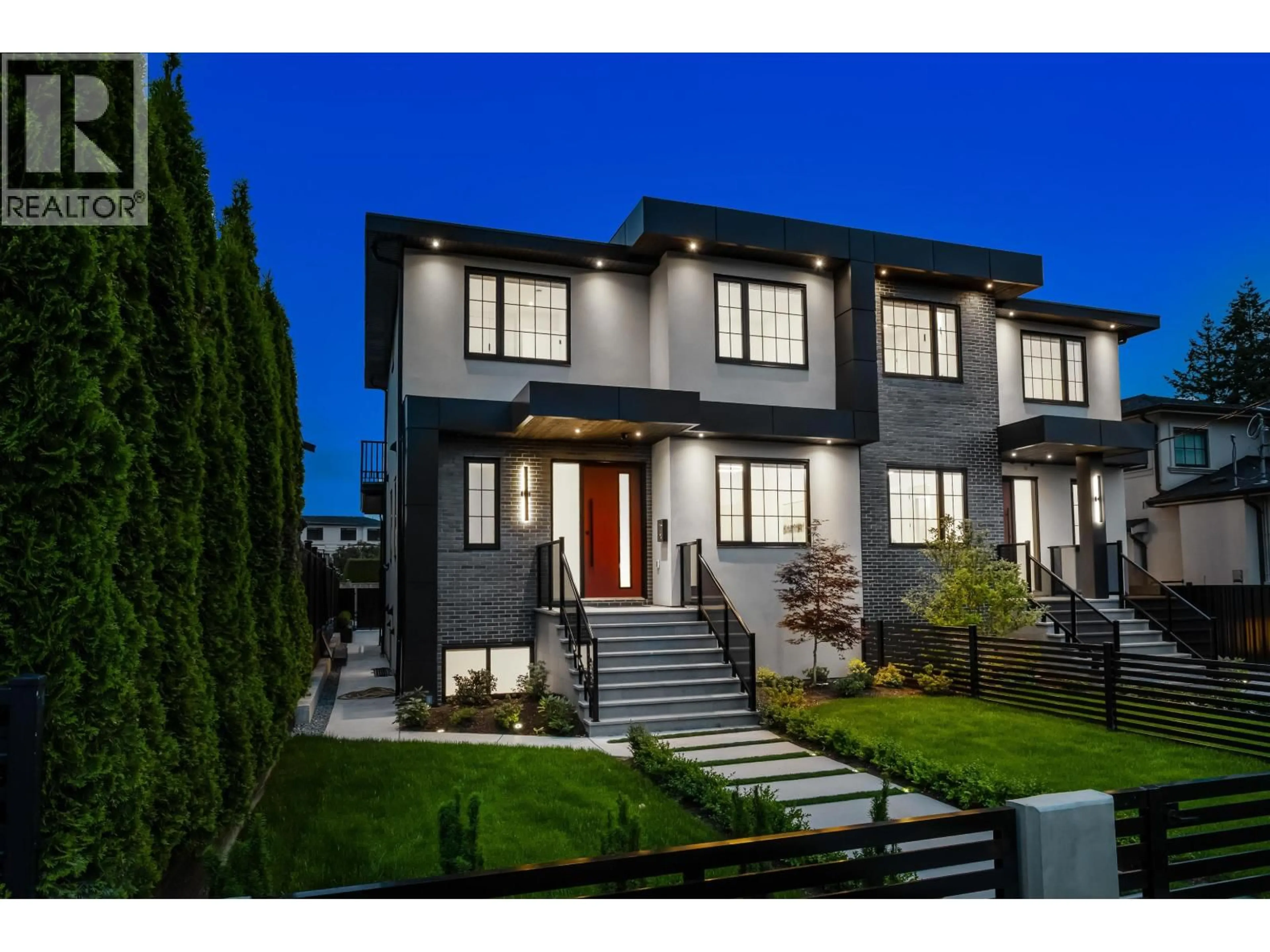 Home with vinyl exterior material, street for 6918 UNION STREET, Burnaby British Columbia V5B1X5