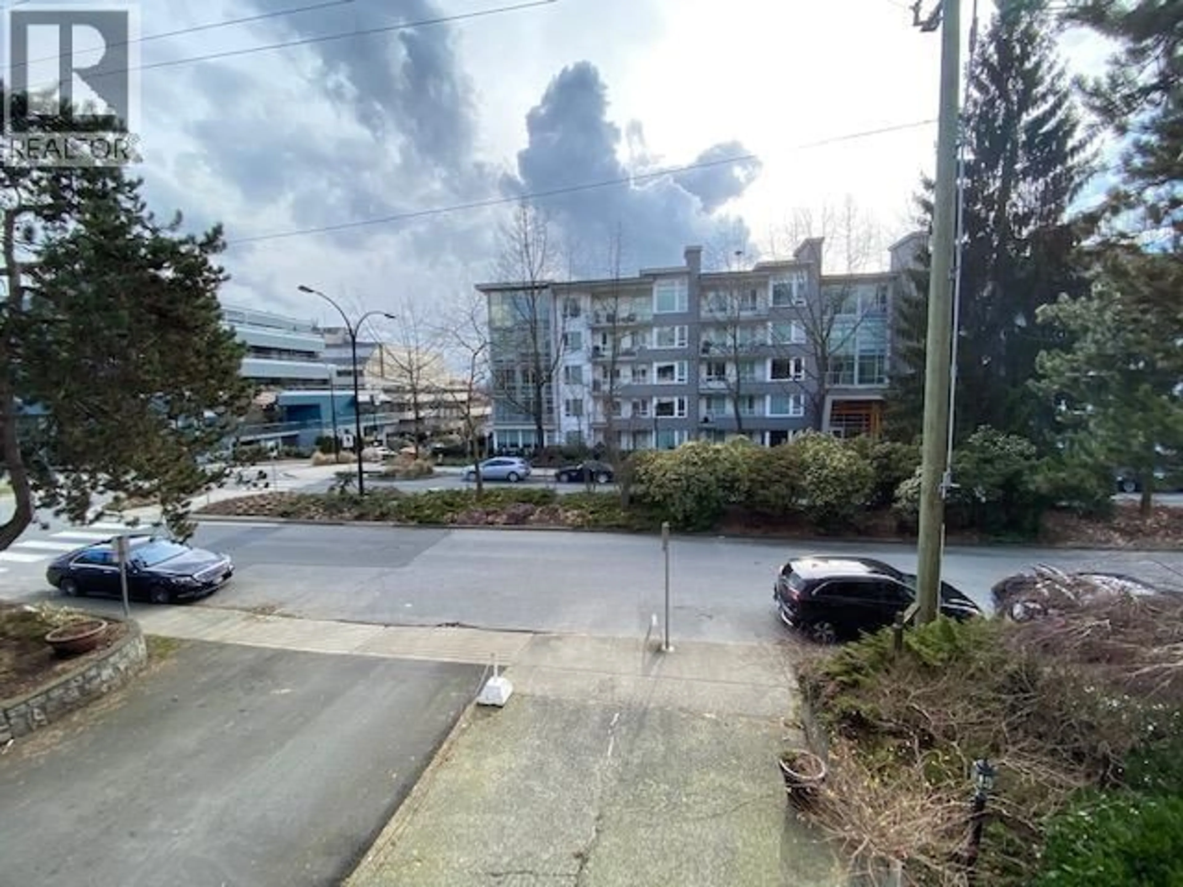 Parking for 202 - 250 1ST STREET, North Vancouver British Columbia V7M1B4