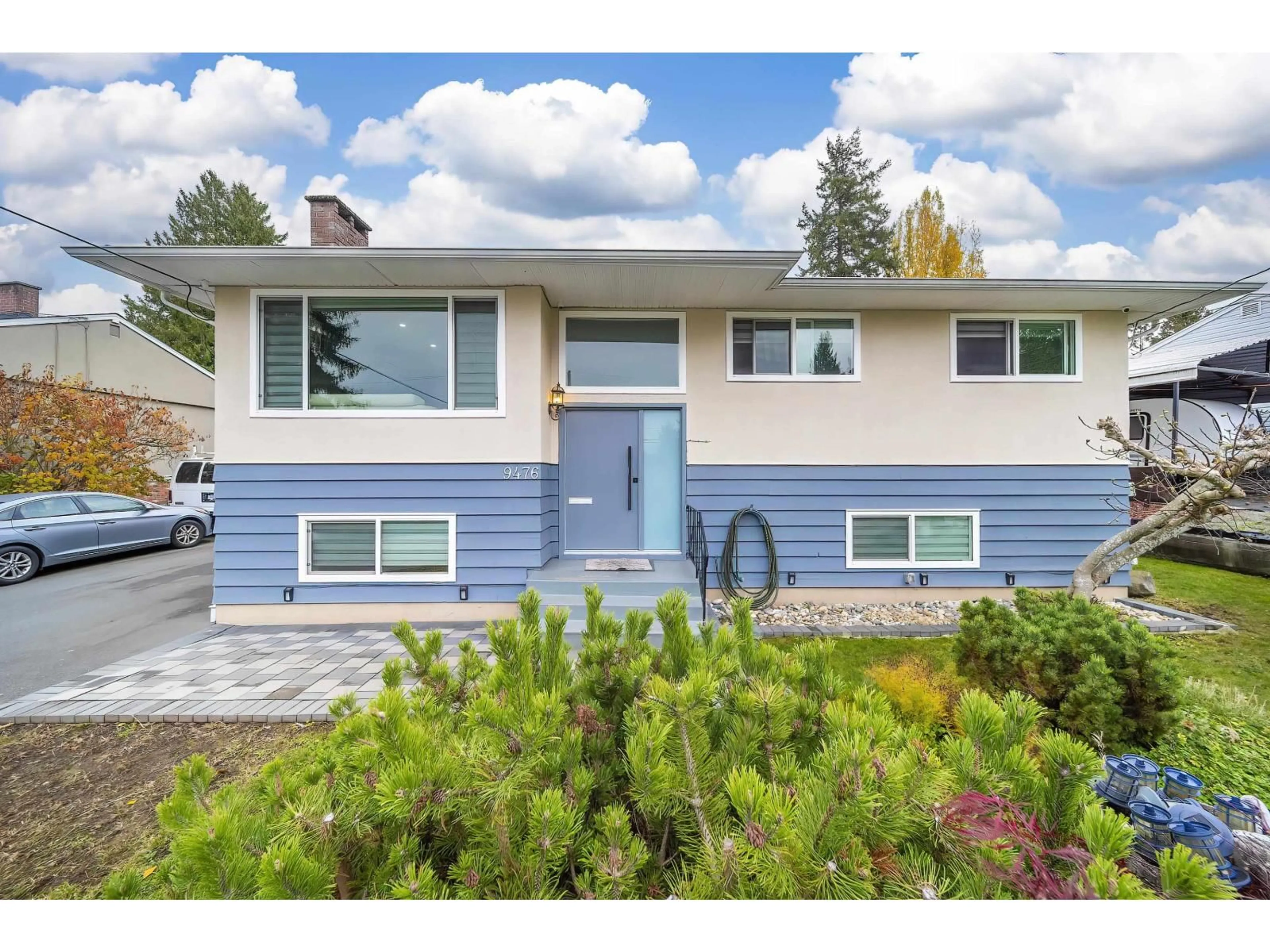 Home with vinyl exterior material, street for 9476 DAWSON, Delta British Columbia V4C5G9