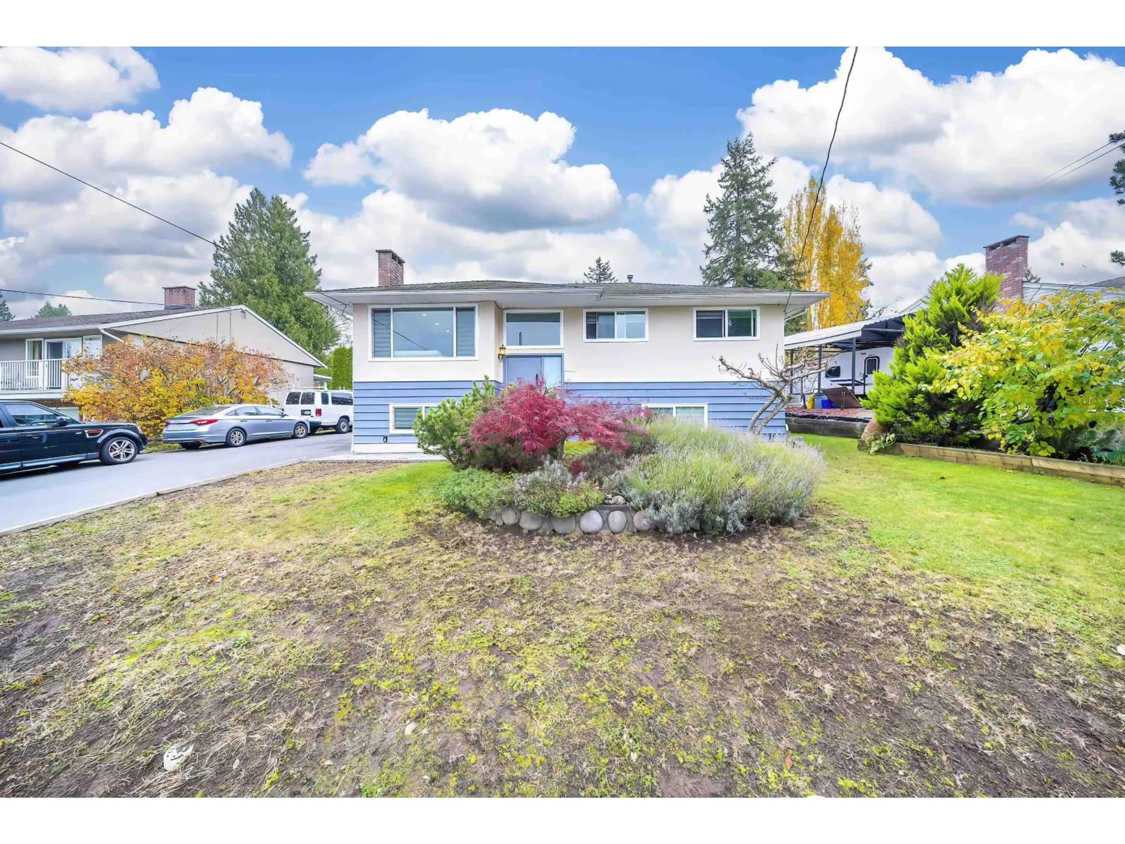 A pic from outside/outdoor area/front of a property/back of a property/a pic from drone, street for 9476 DAWSON, Delta British Columbia V4C5G9