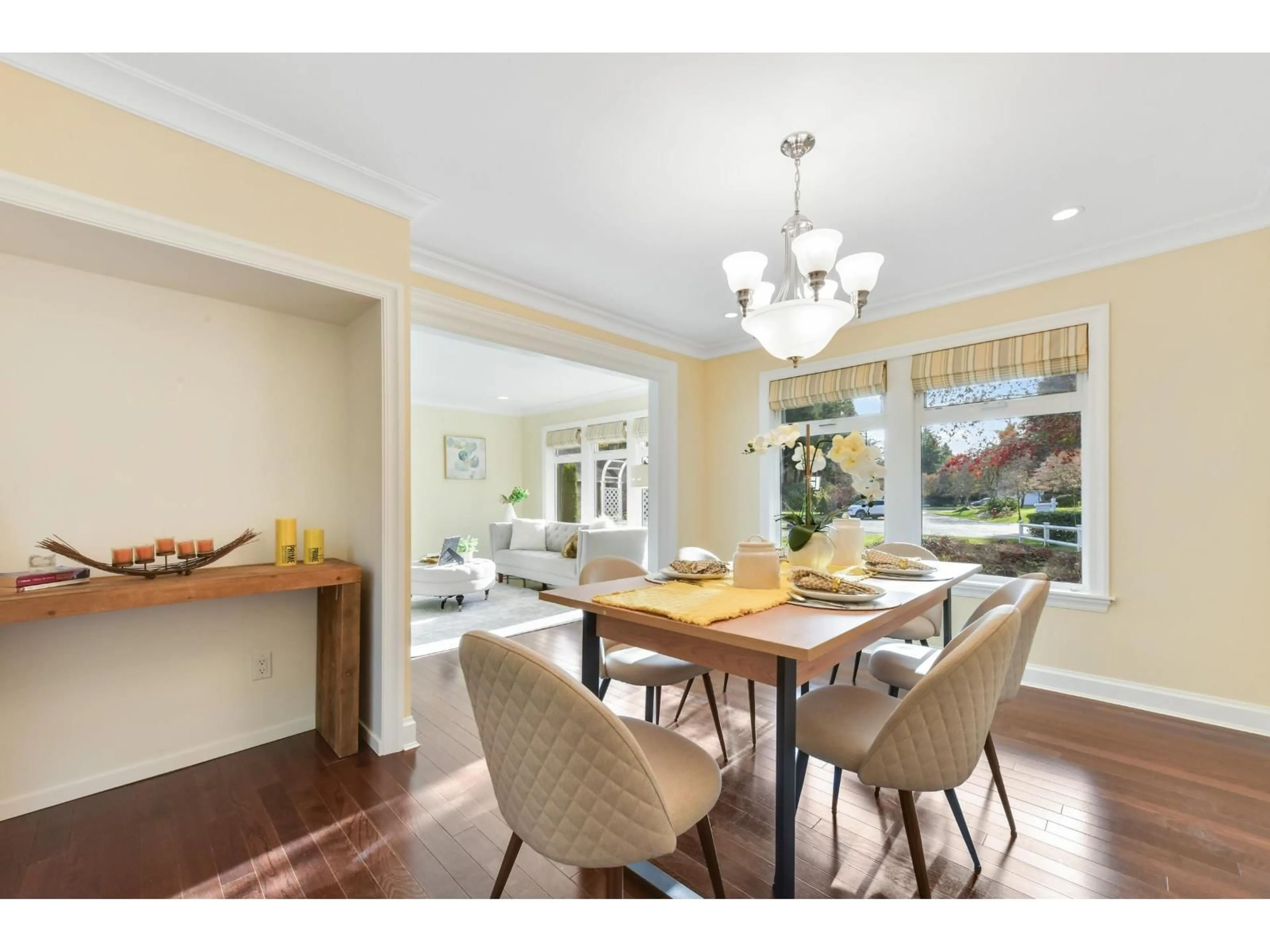 Dining room, unknown for 1944 133B, Surrey British Columbia V4A7S7