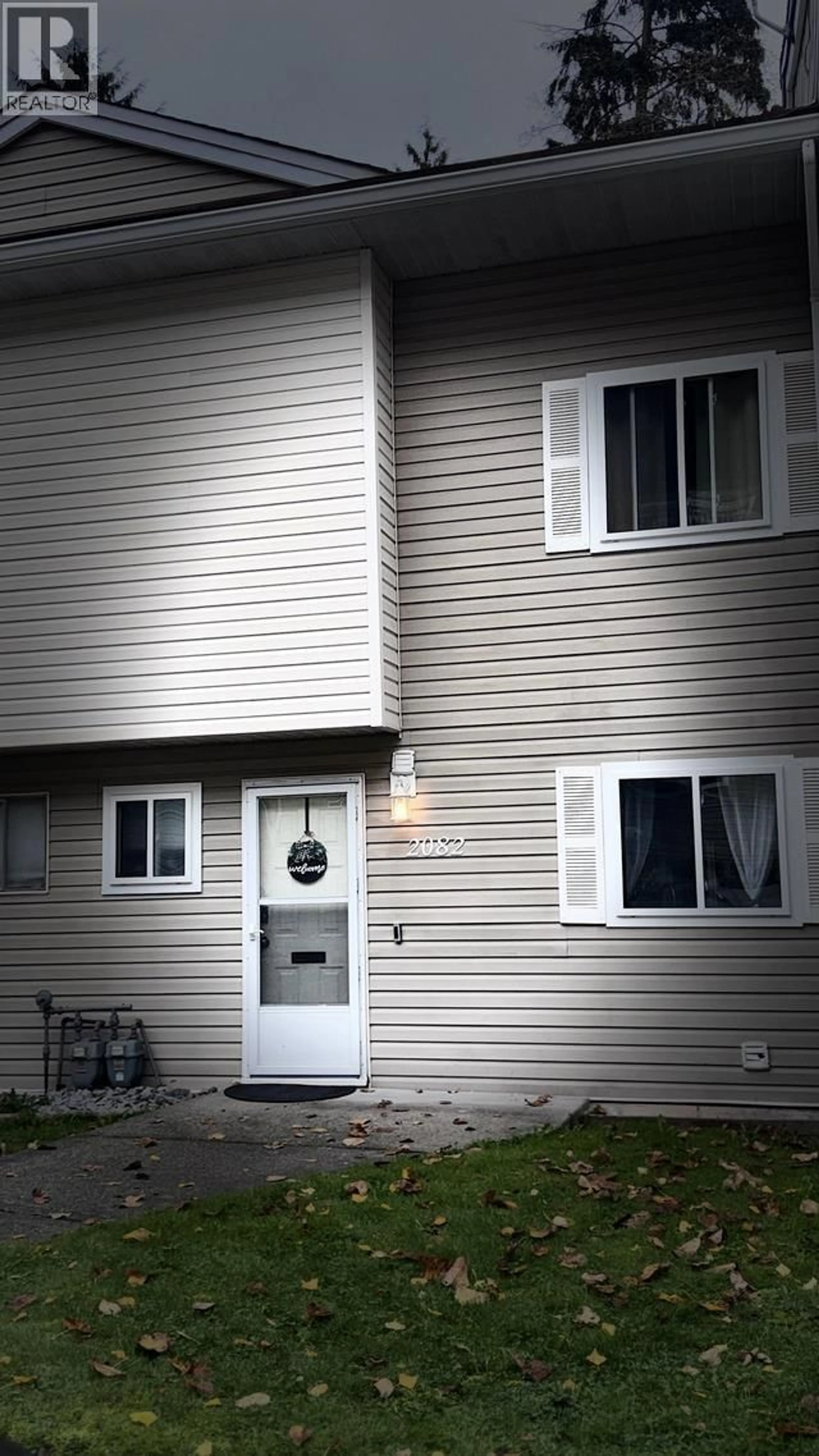 Home with vinyl exterior material, street for 2082 SPRINGER AVENUE, Burnaby British Columbia V5B3M5