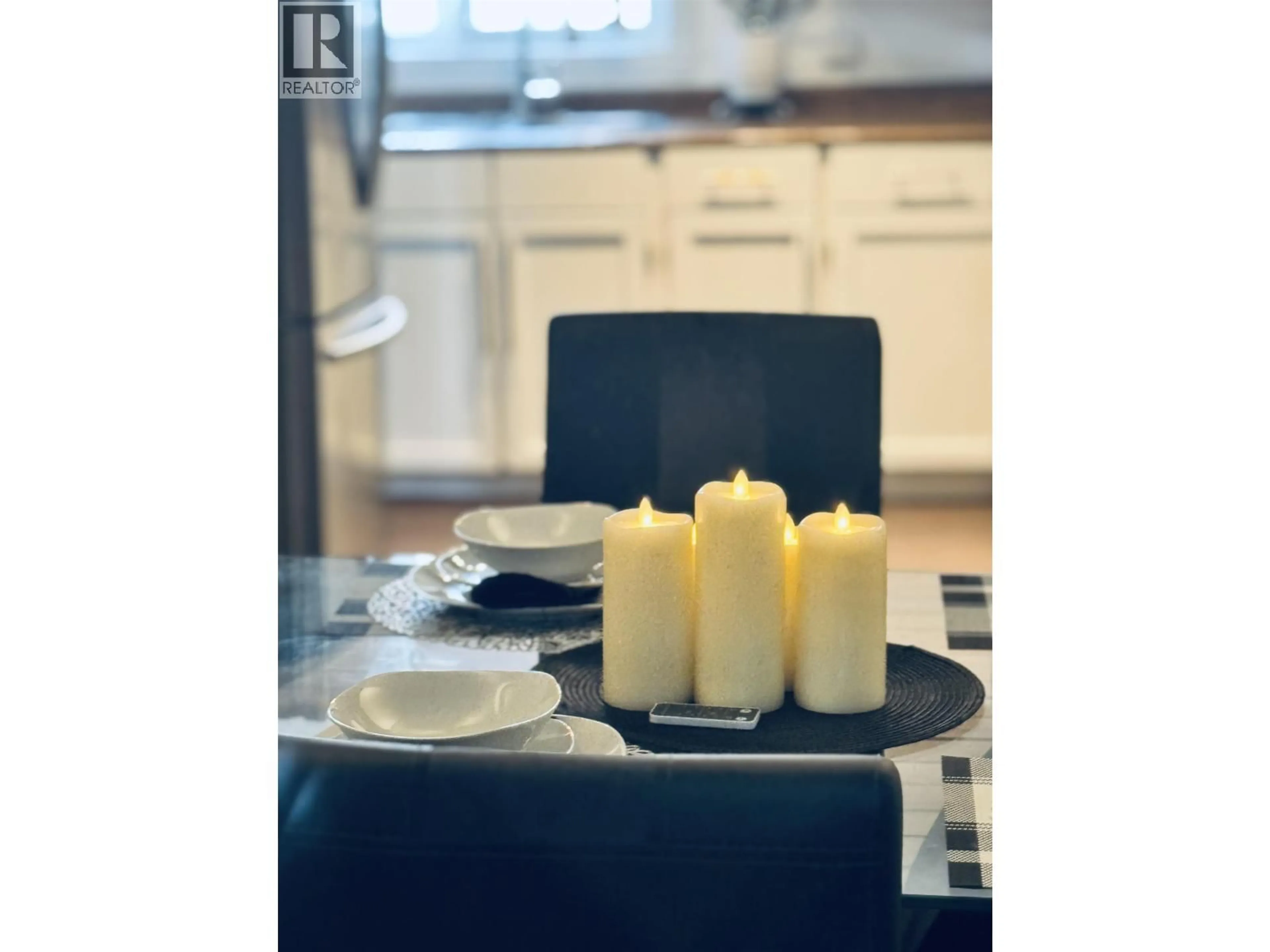 Blurry image for 2082 SPRINGER AVENUE, Burnaby British Columbia V5B3M5