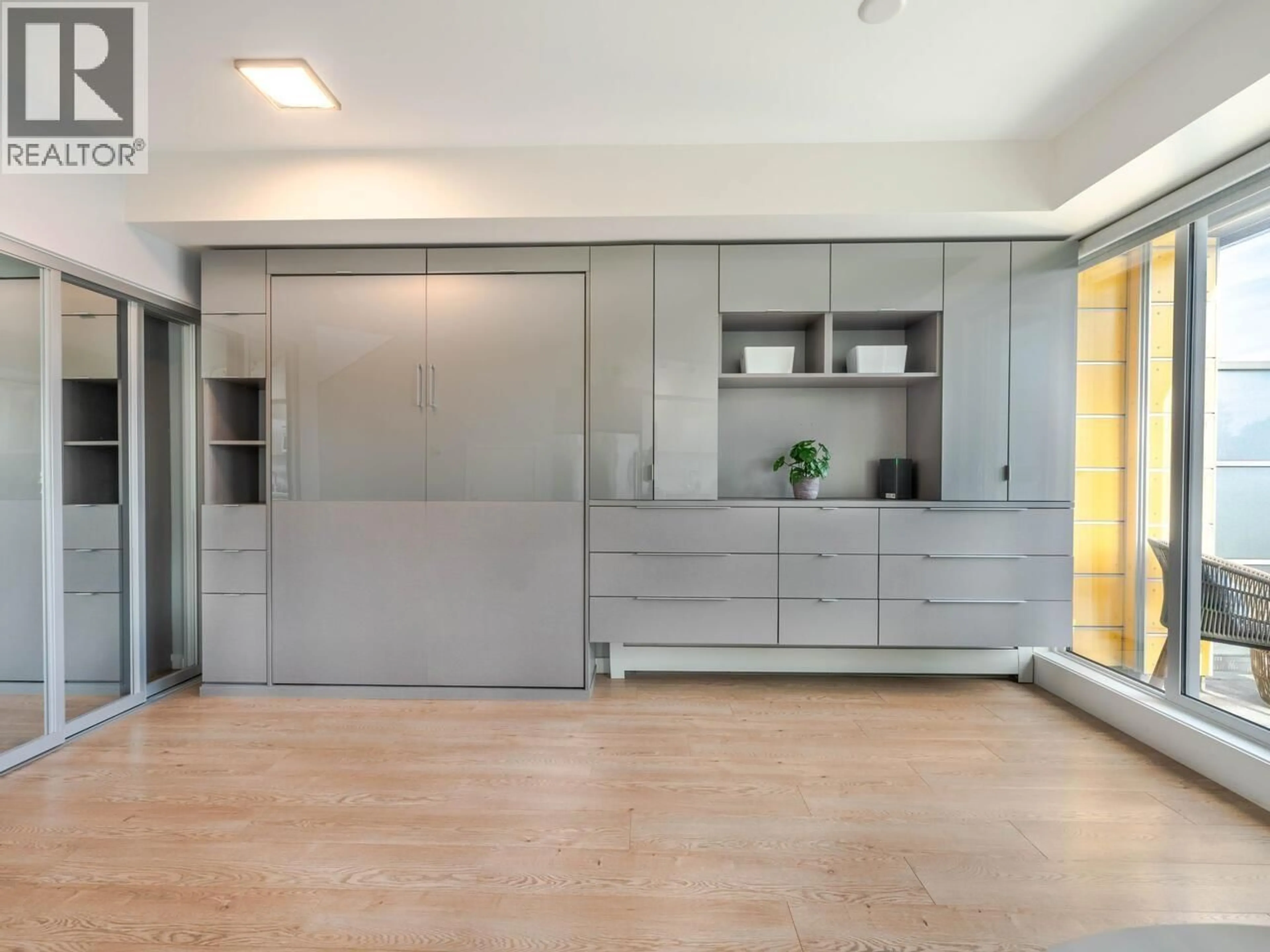 Open concept kitchen, unknown for 609 - 417 GREAT NORTHERN WAY, Vancouver British Columbia V5T0G7