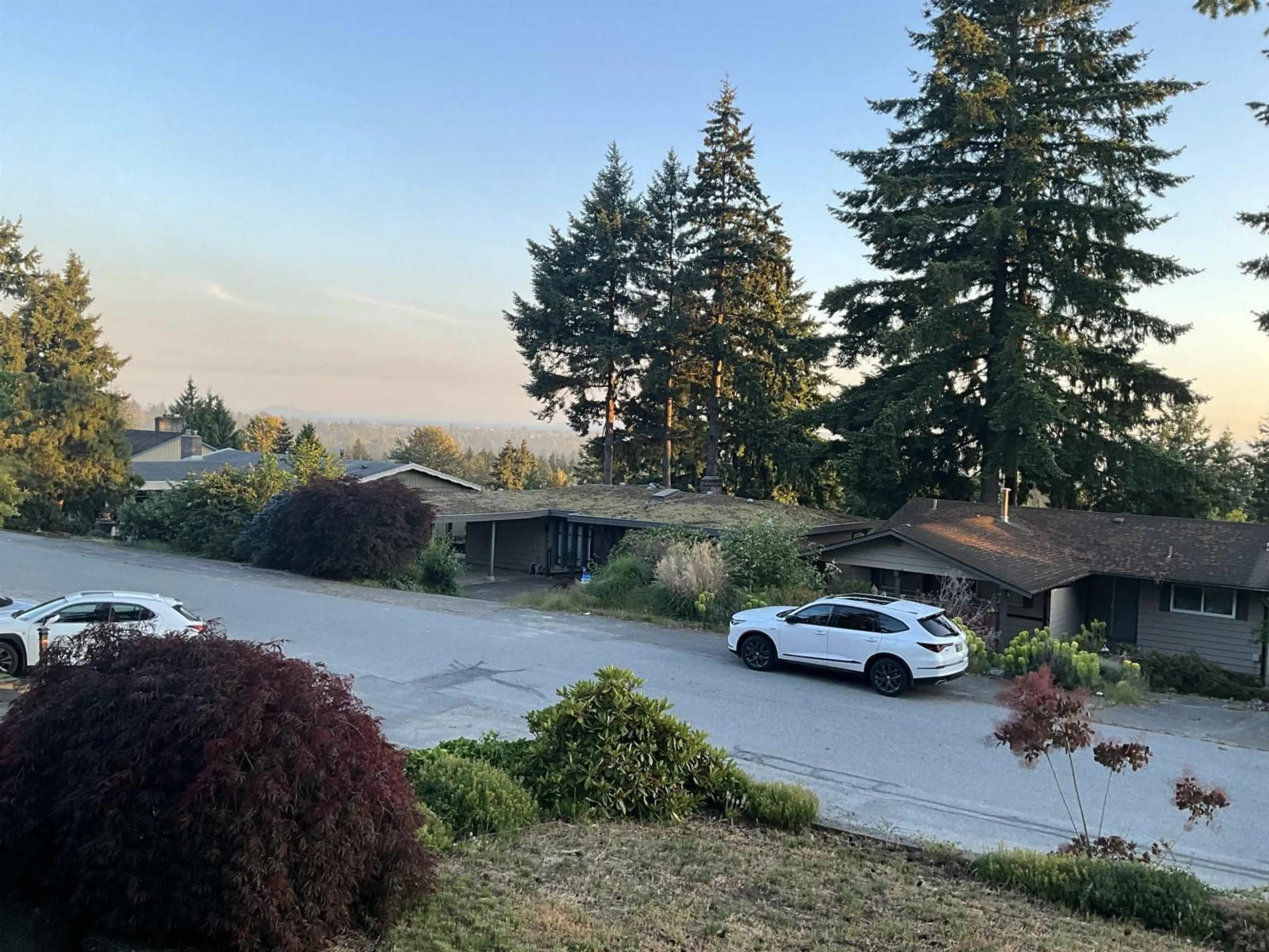 A pic from outside/outdoor area/front of a property/back of a property/a pic from drone, mountain view for 7722 GARFIELD, Delta British Columbia V4C4E5