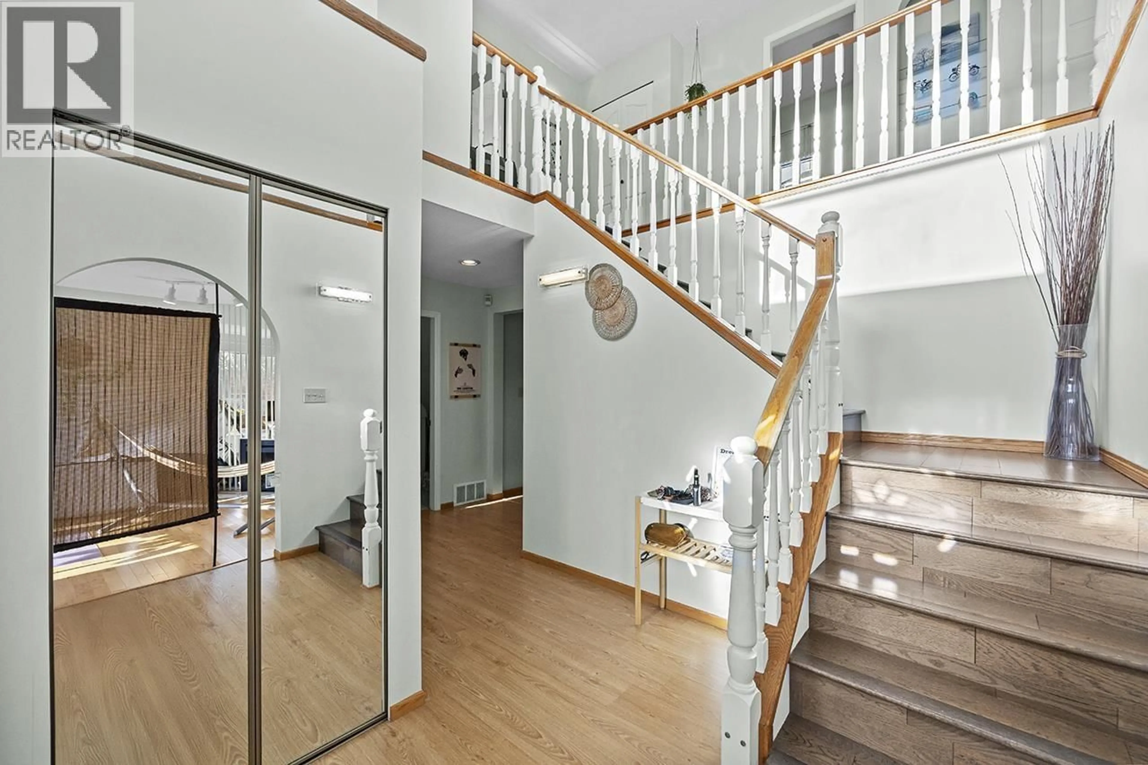 Indoor foyer for 2825 NASH DRIVE, Coquitlam British Columbia V3B6T1