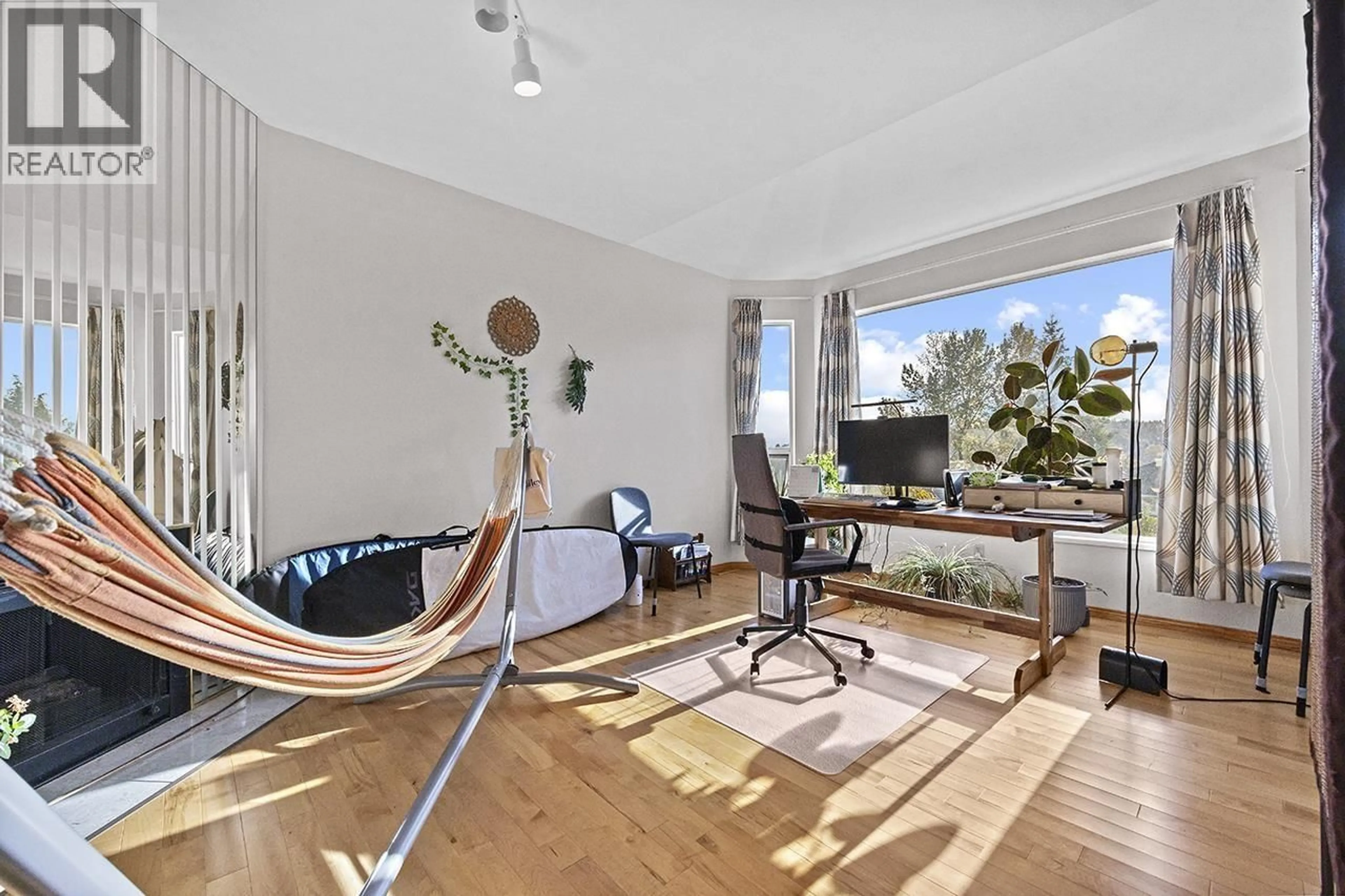 Living room with furniture, unknown for 2825 NASH DRIVE, Coquitlam British Columbia V3B6T1