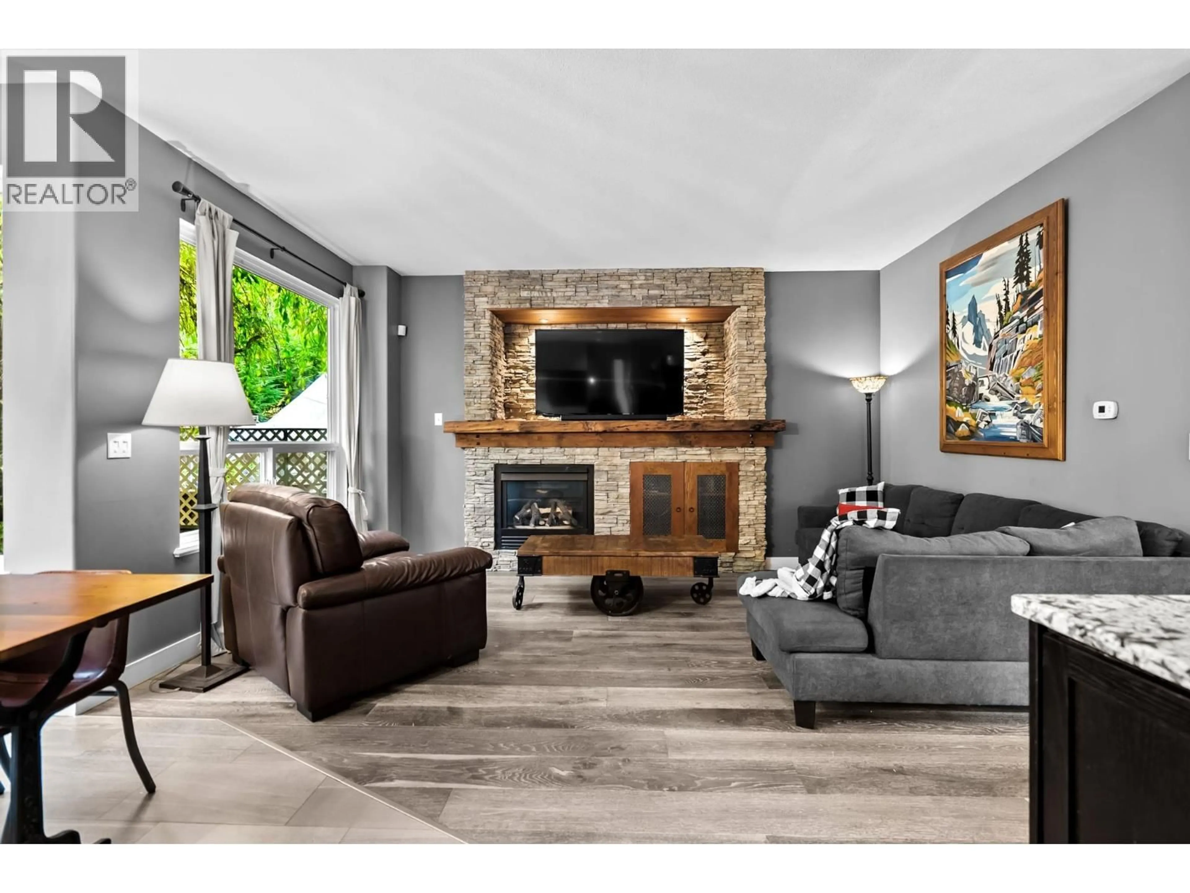 Living room with furniture, unknown for 2517 PLATINUM LANE, Coquitlam British Columbia V3E3L1