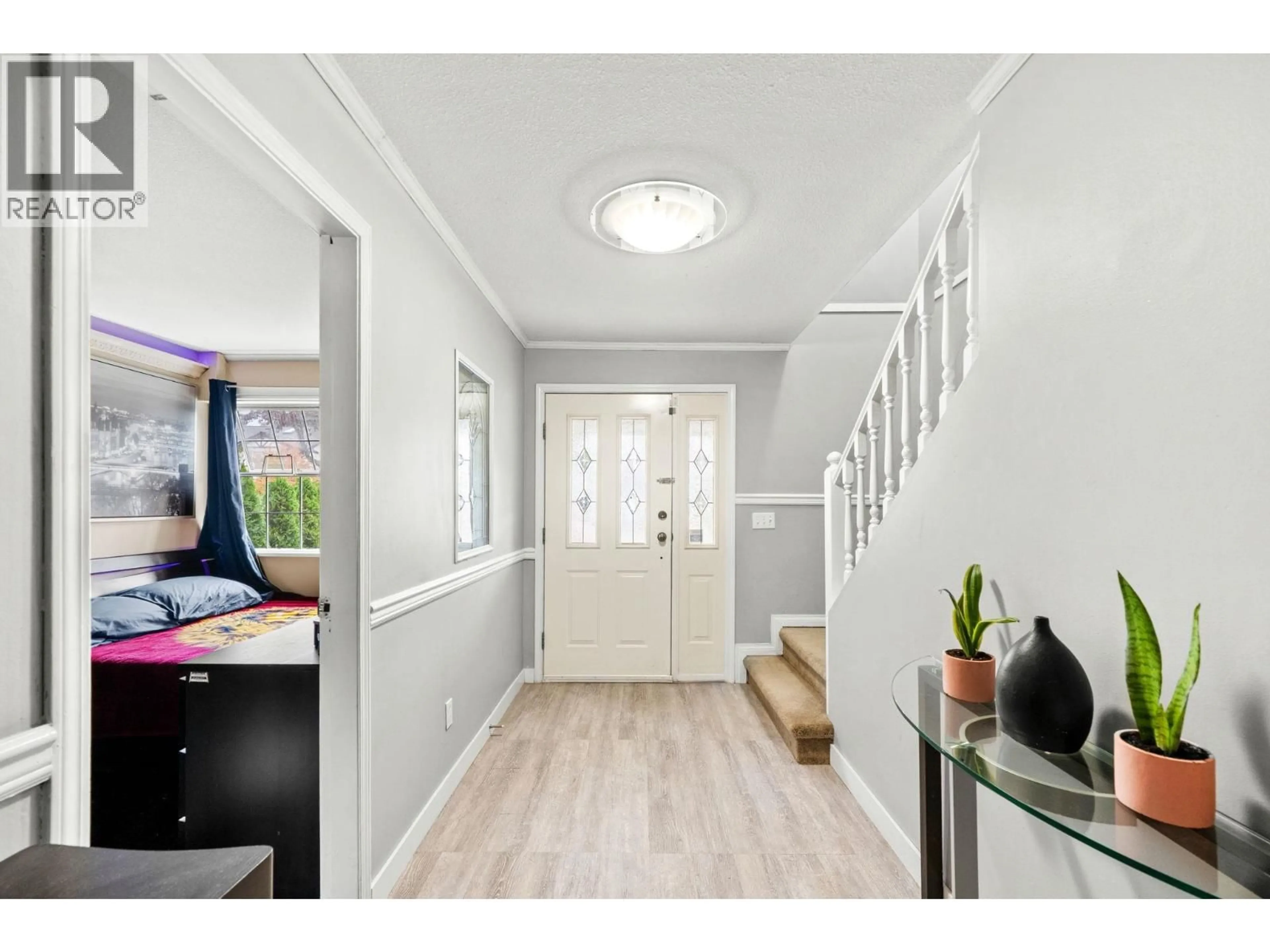 Indoor entryway for 12349 NIKOLA STREET, Pitt Meadows British Columbia V3Y2K9