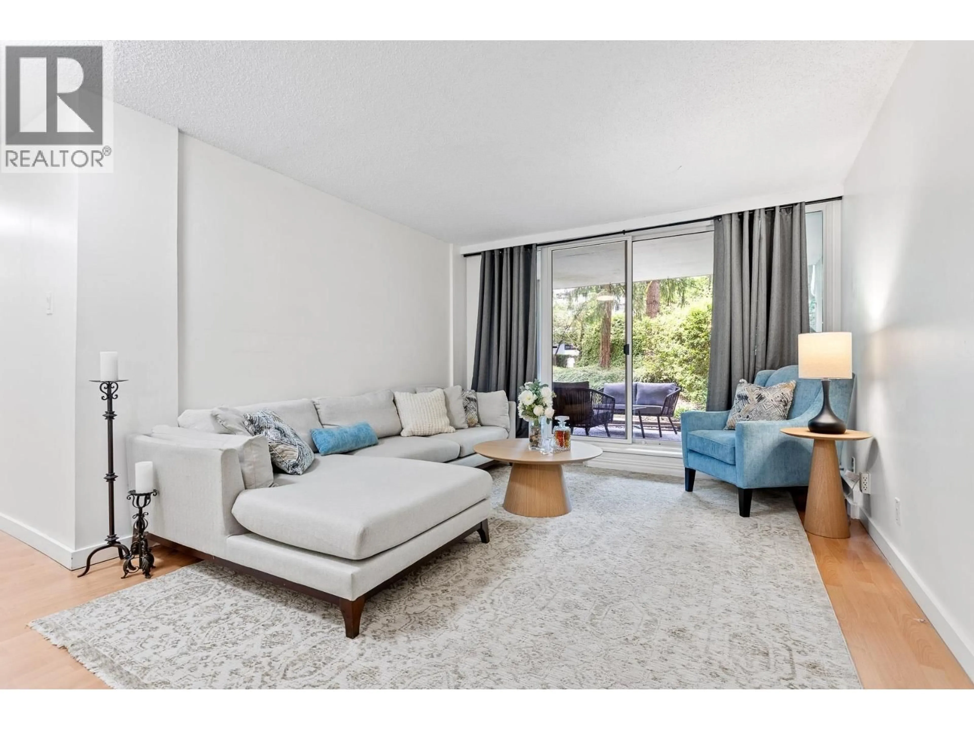 Living room with furniture, unknown for 28 - 9521 CARDSTON COURT, Burnaby British Columbia V3N4H8