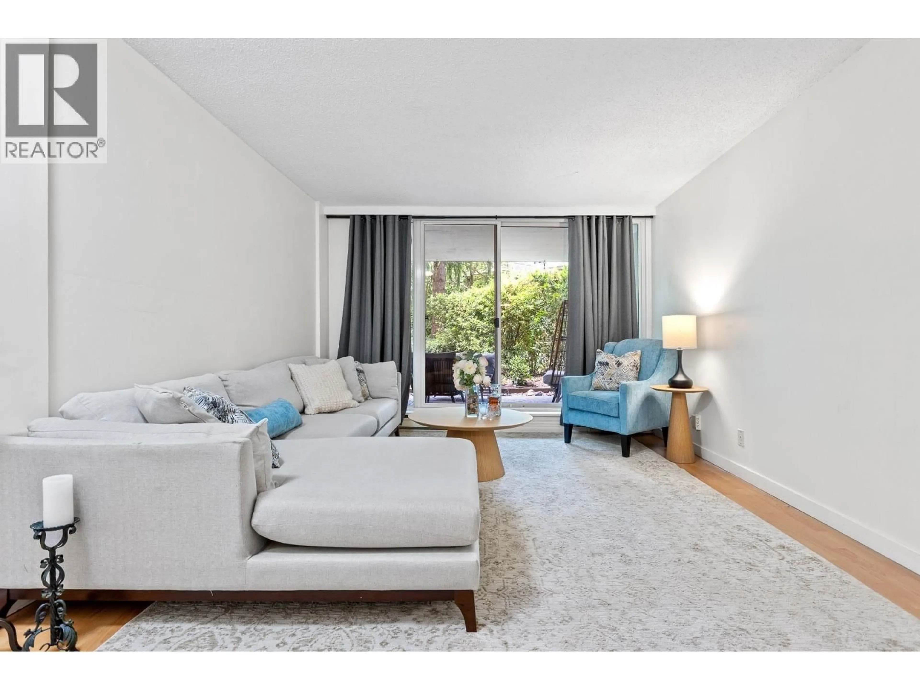 Living room with furniture, unknown for 28 - 9521 CARDSTON COURT, Burnaby British Columbia V3N4H8