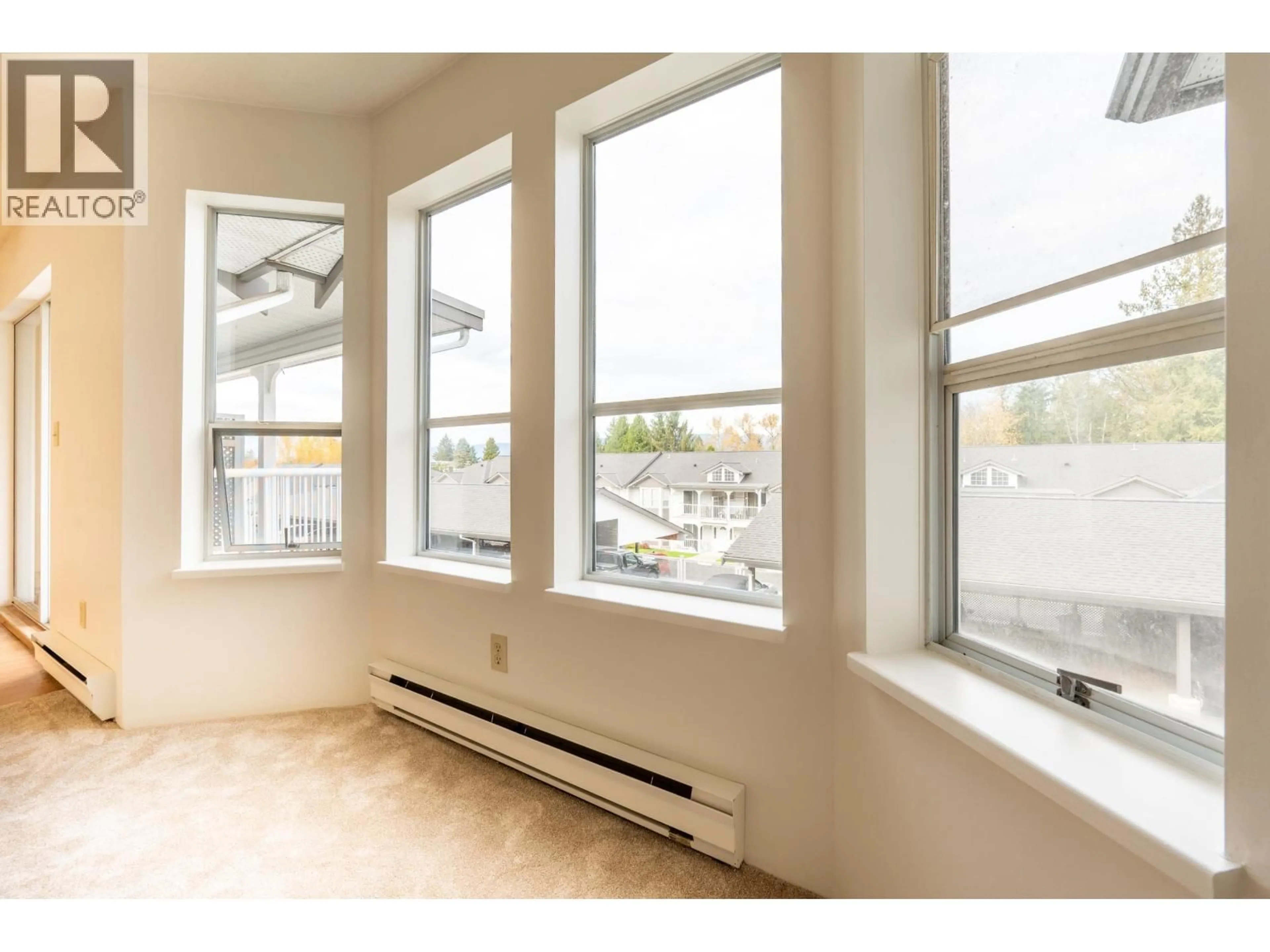 A pic of a room for 36 - 12296 224 STREET, Maple Ridge British Columbia V2X0M2