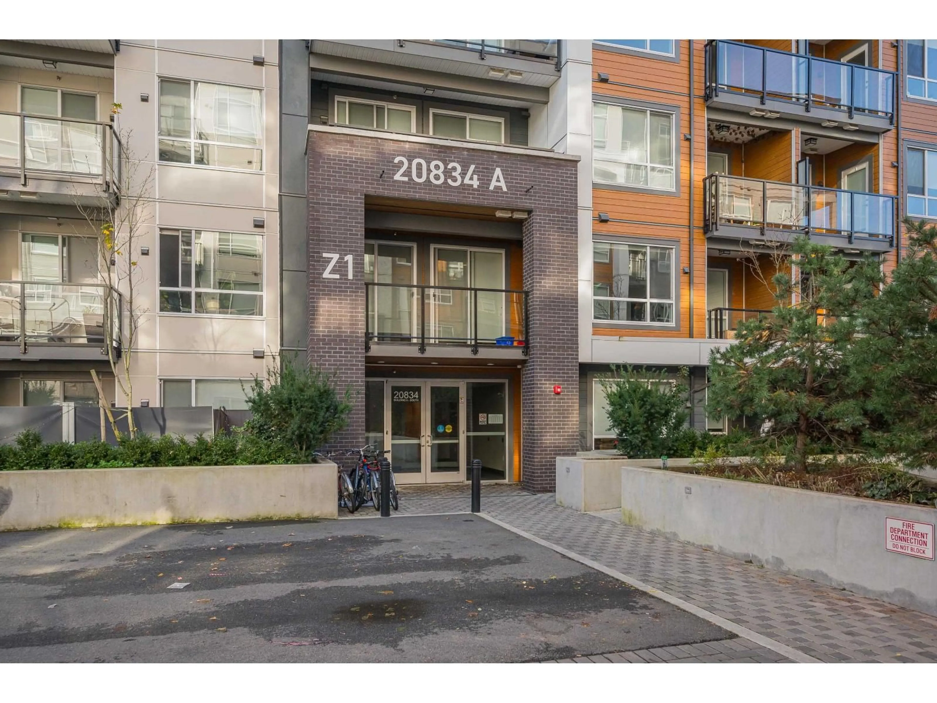 Indoor foyer for A114 - 20834 80, Langley British Columbia V2Y3M4