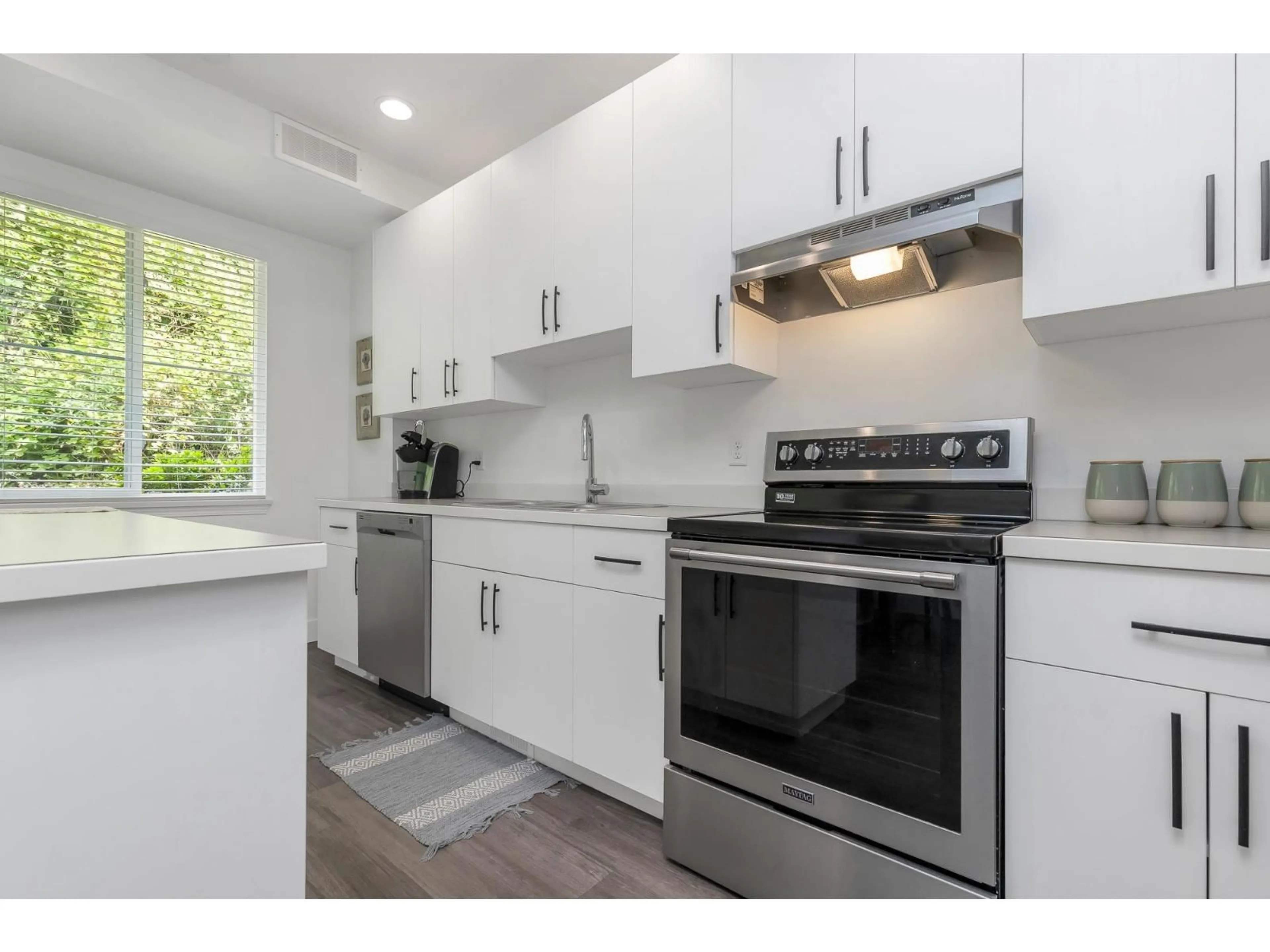 Standard kitchen, unknown for 5 - 35287 OLD YALE ROAD, Abbotsford British Columbia V3G8H5