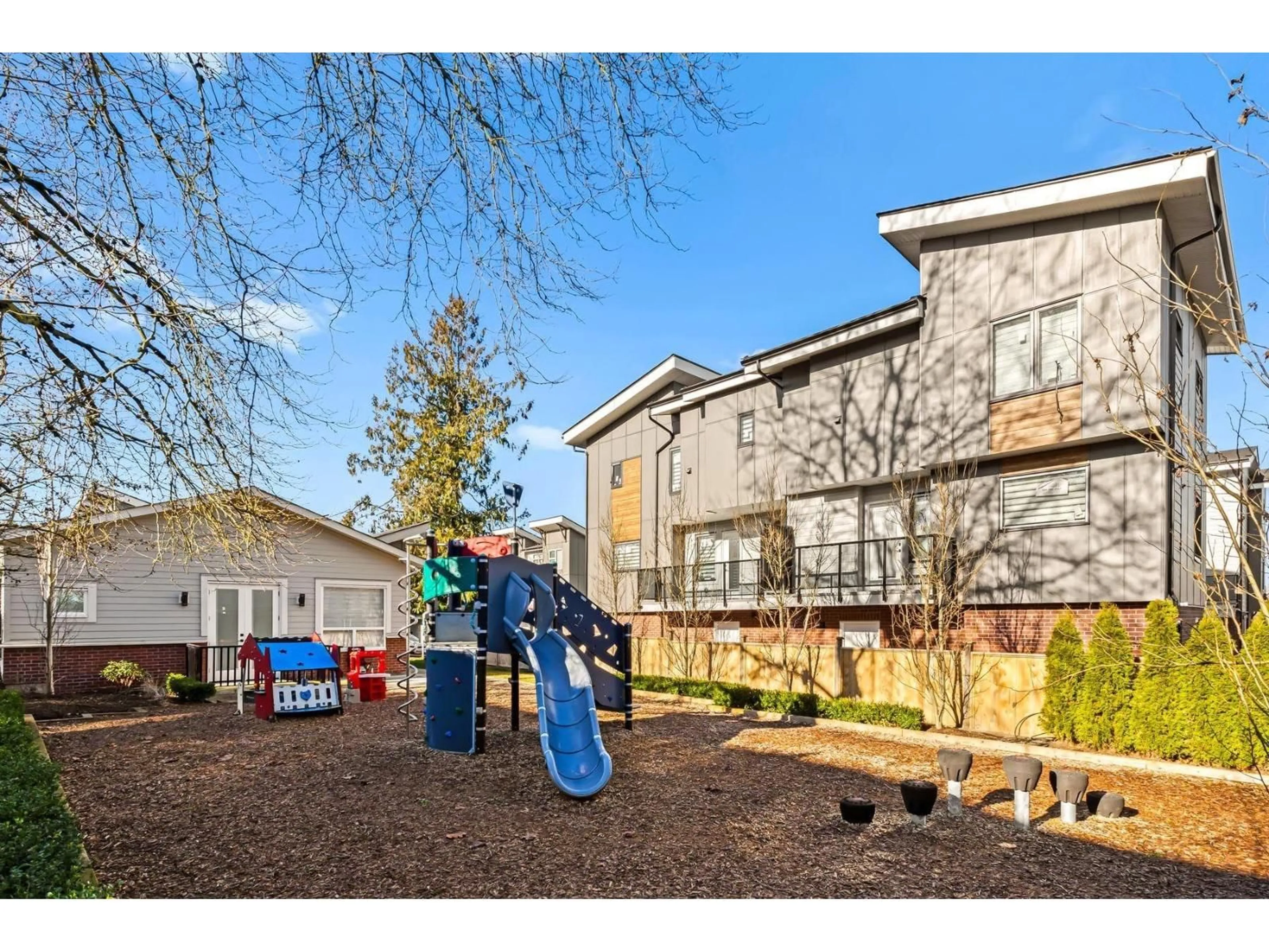 A pic from outside/outdoor area/front of a property/back of a property/a pic from drone, unknown for 2 - 22348 48, Langley British Columbia V3A3N5