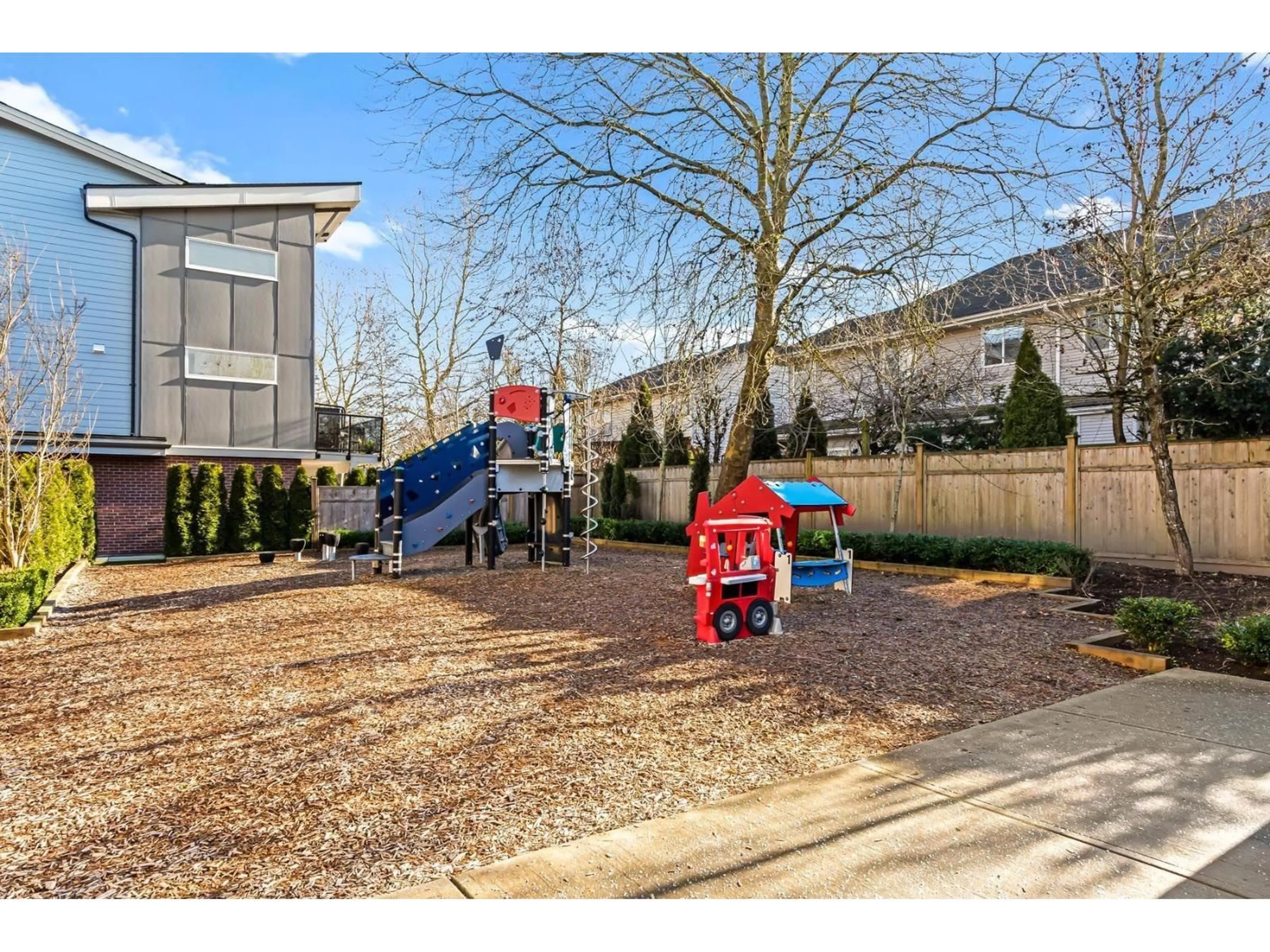 Unknown for 2 - 22348 48, Langley British Columbia V3A3N5