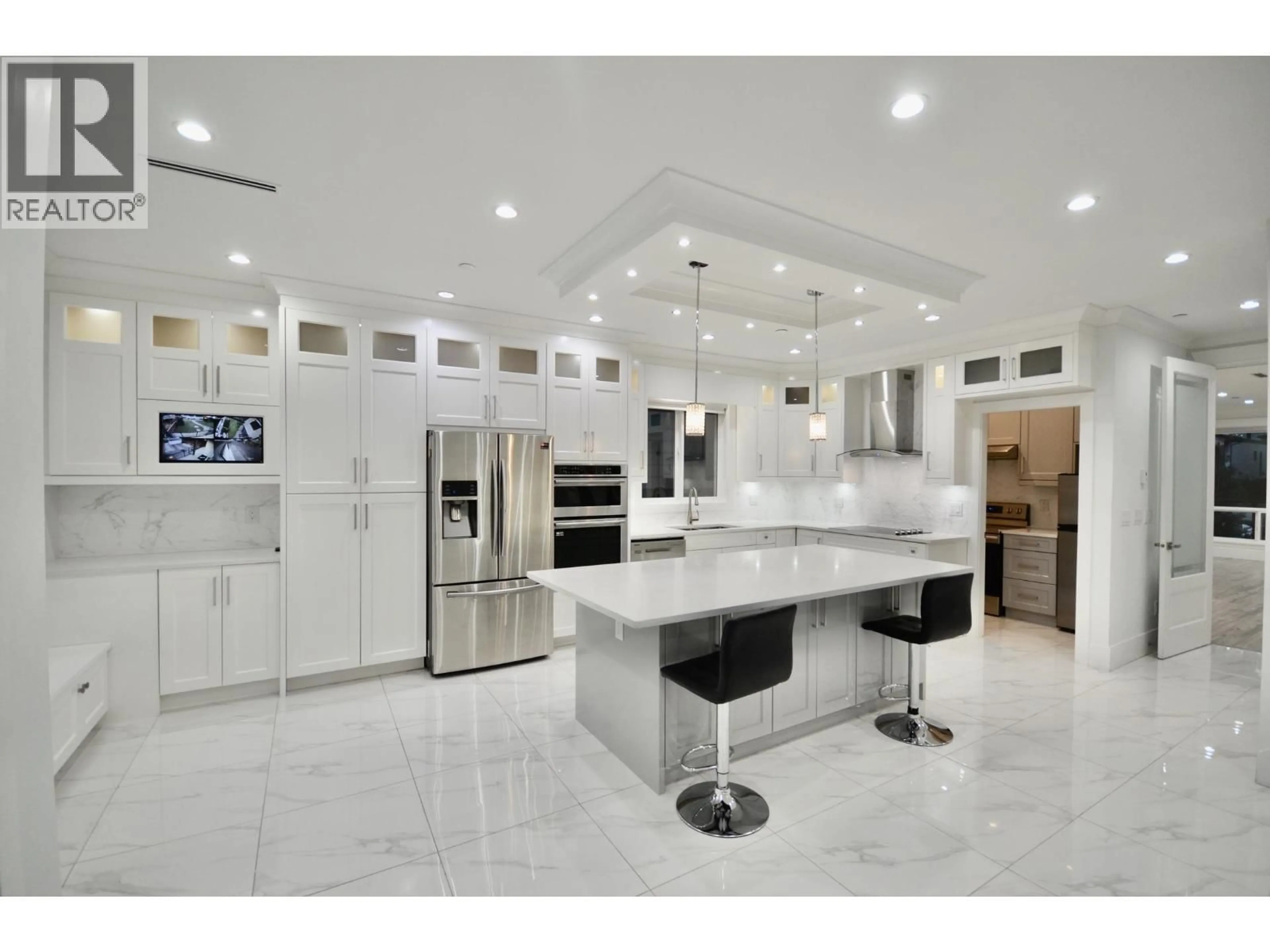 Contemporary kitchen, ceramic/tile floor for 1936 PRAIRIE AVENUE, Port Coquitlam British Columbia V3B1V4