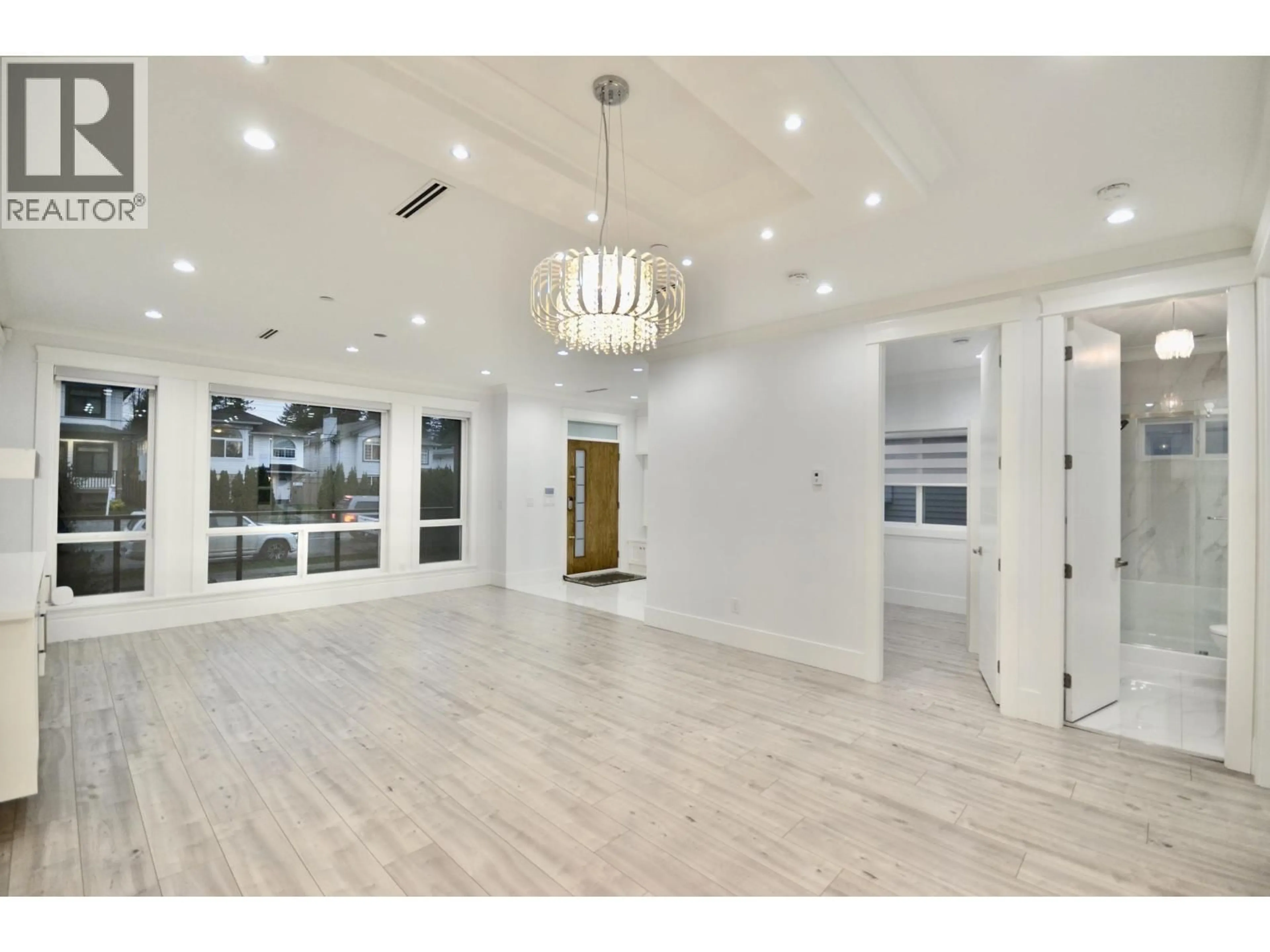 Indoor foyer for 1936 PRAIRIE AVENUE, Port Coquitlam British Columbia V3B1V4