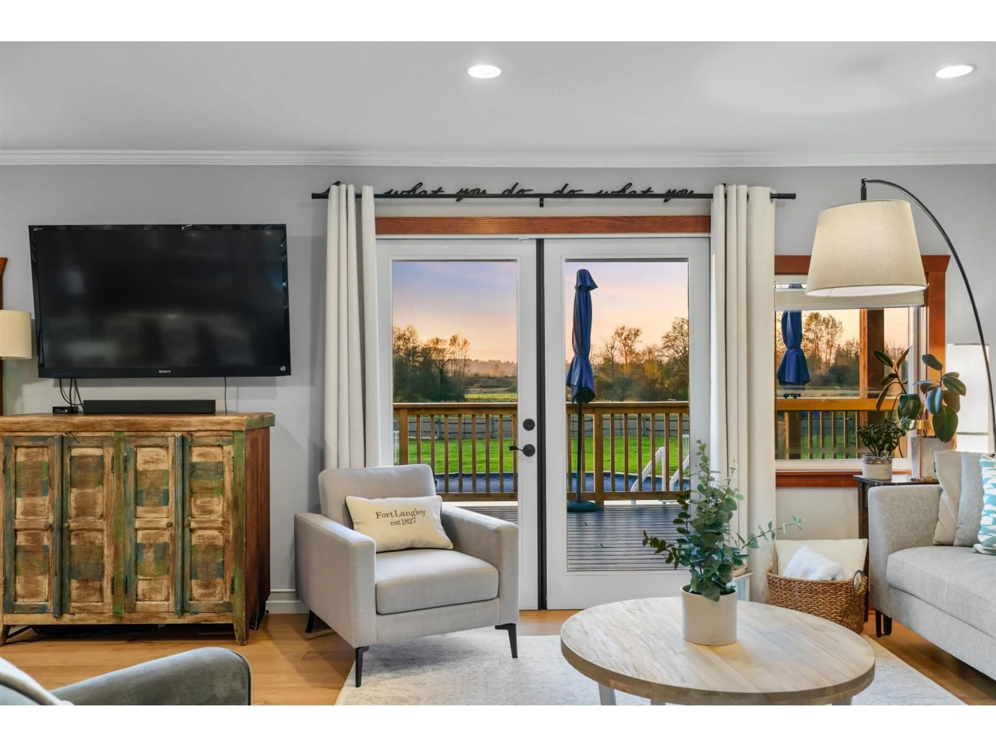 Living room with furniture, unknown for 8575 240, Langley British Columbia V1M3R2