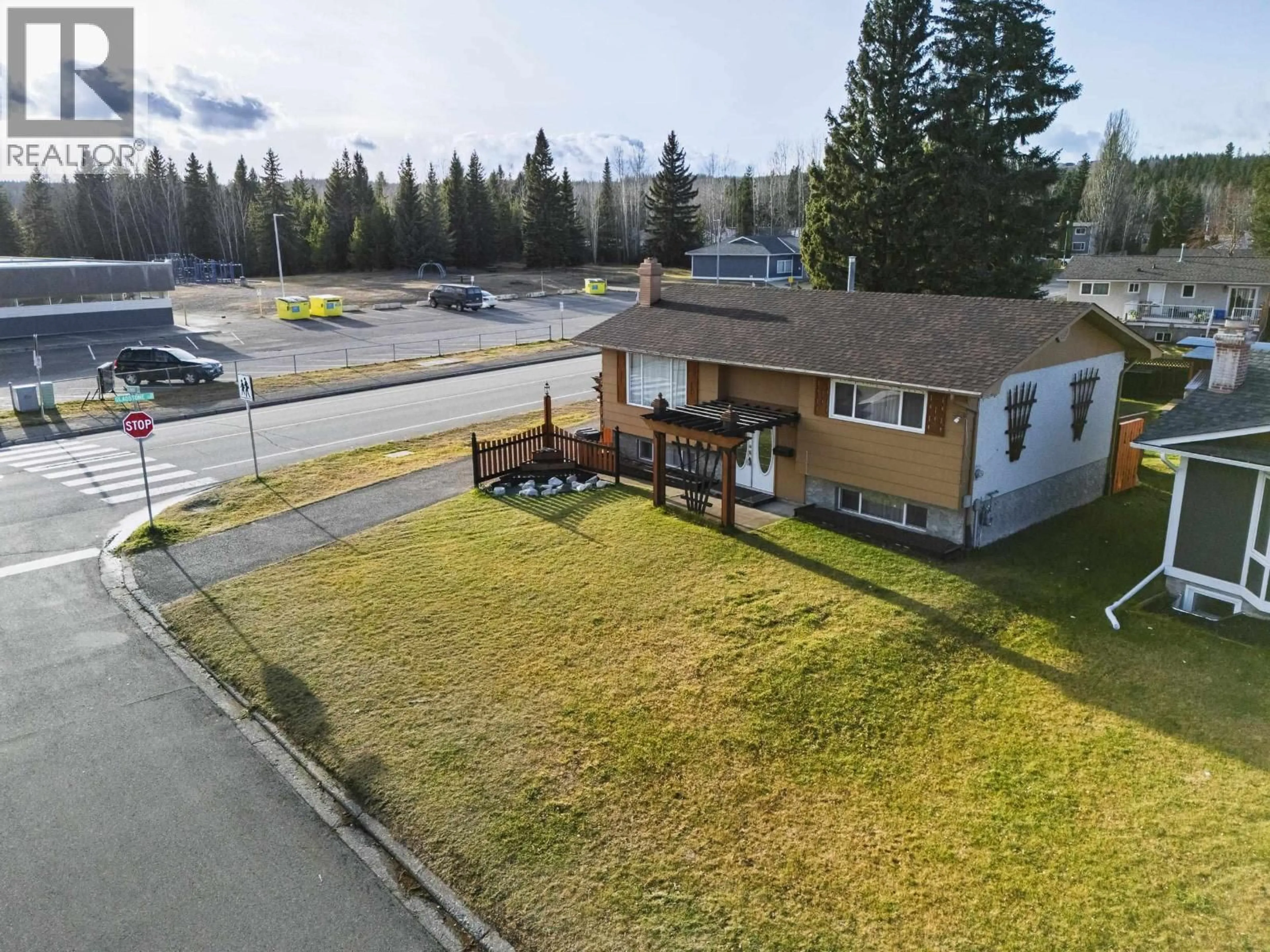 A pic from outside/outdoor area/front of a property/back of a property/a pic from drone, mountain view for 6922 FAIRMONT CRESCENT, Prince George British Columbia V2N2P8