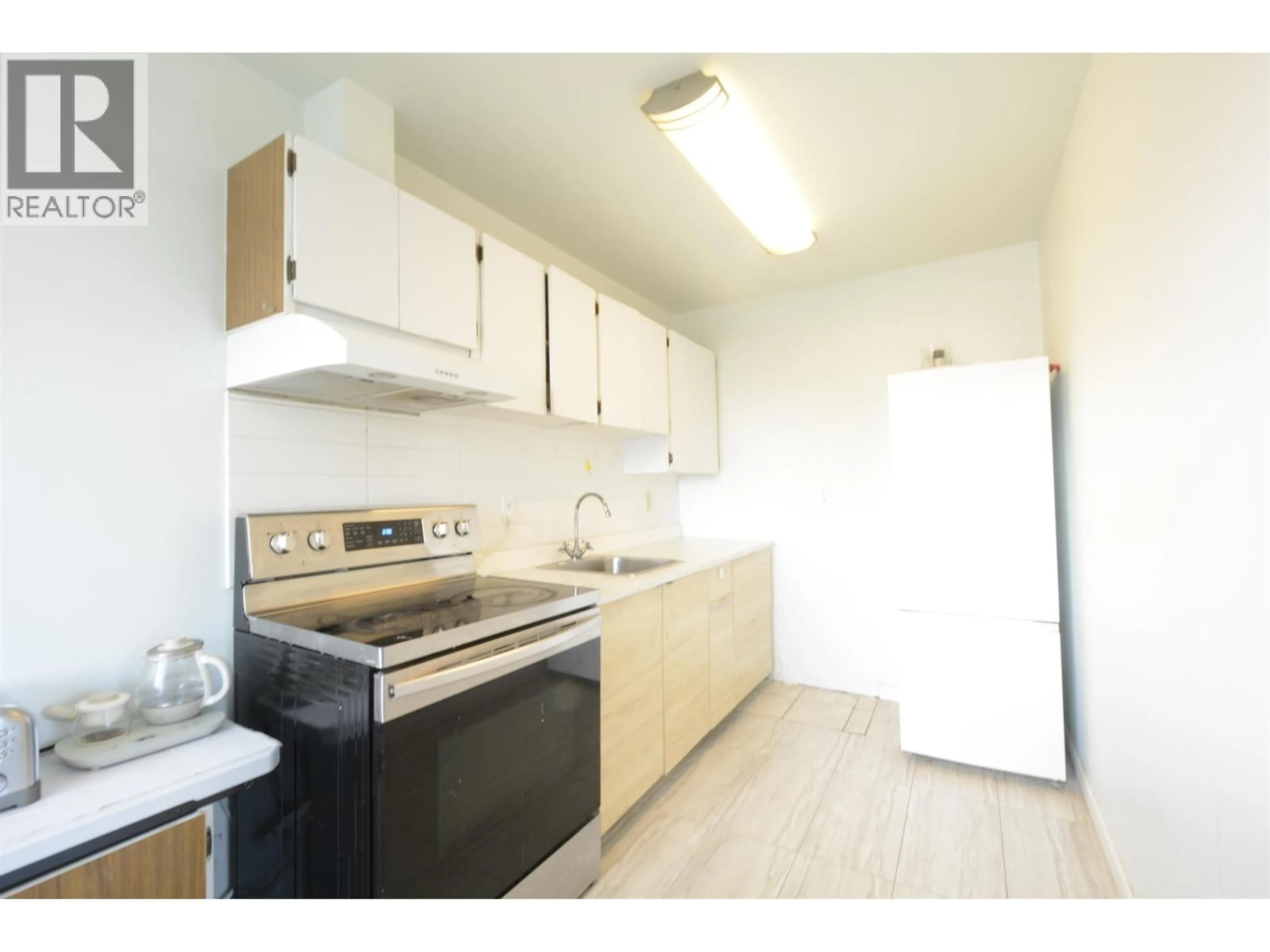 Standard kitchen, unknown for 303 - 7240 LINDSAY ROAD, Richmond British Columbia V7C3N1