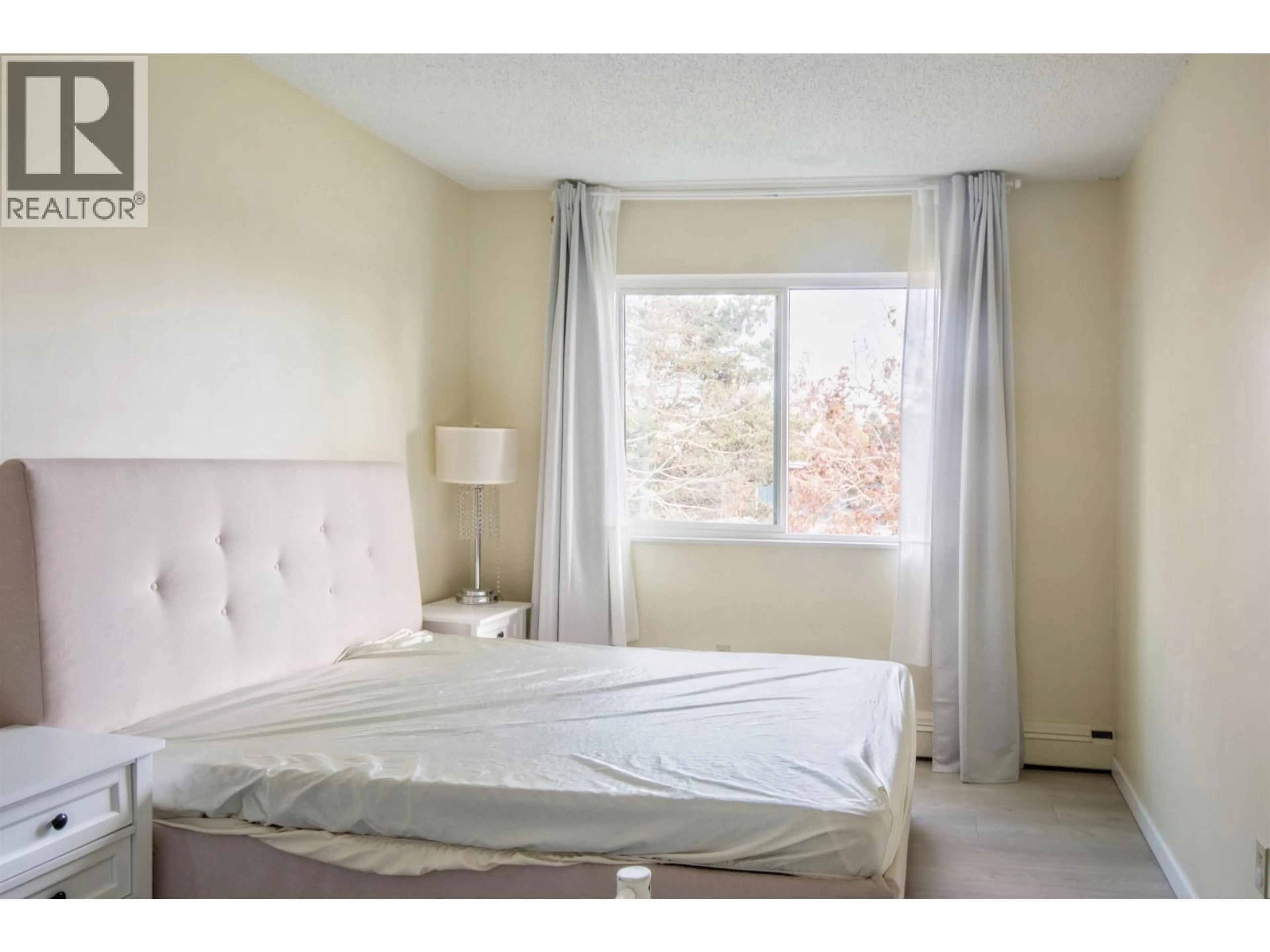 Bedroom with bed, unknown for 303 - 7240 LINDSAY ROAD, Richmond British Columbia V7C3N1