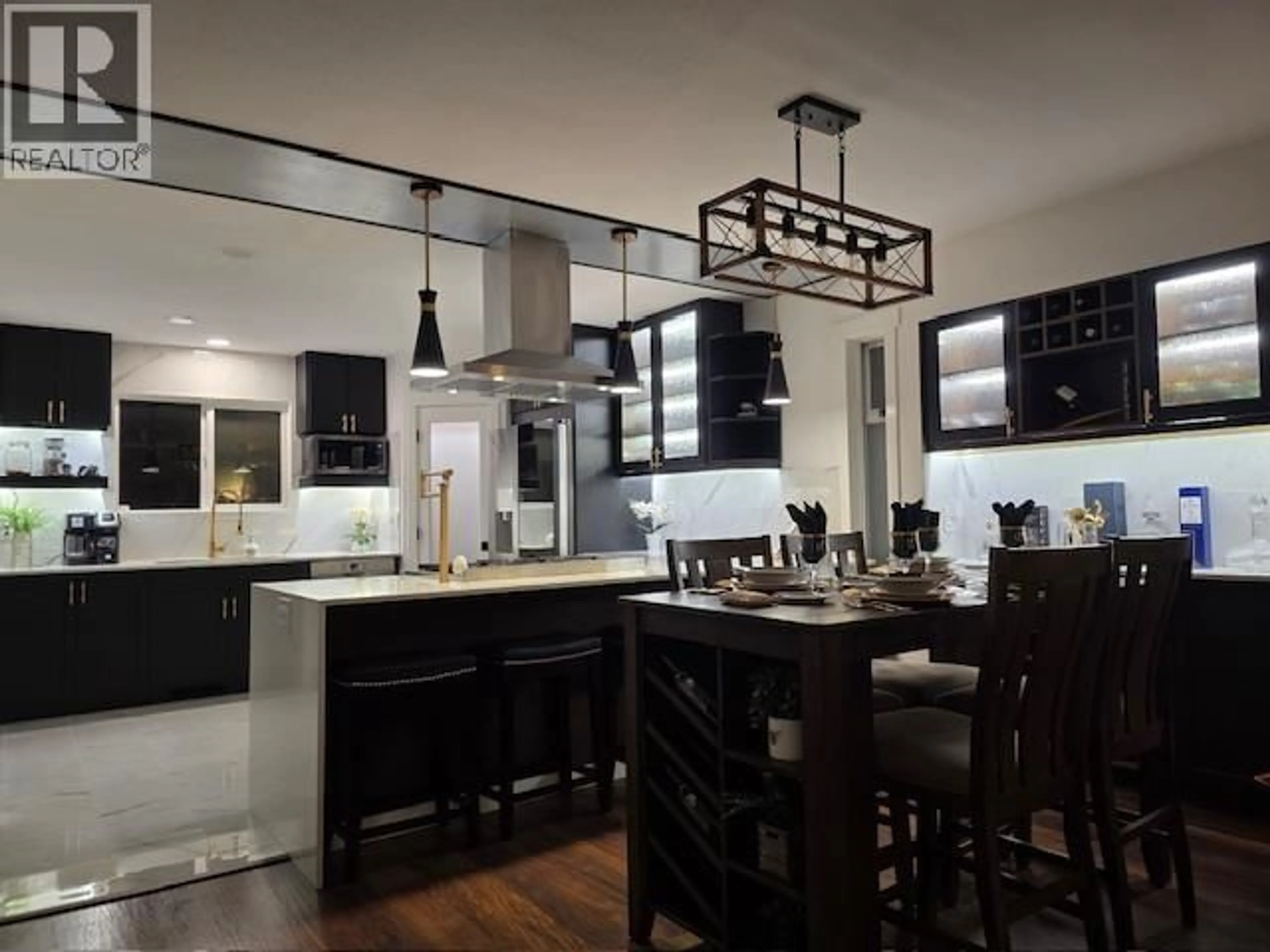 Contemporary kitchen, unknown for 11279 HARRISON STREET, Maple Ridge British Columbia V2X9P6