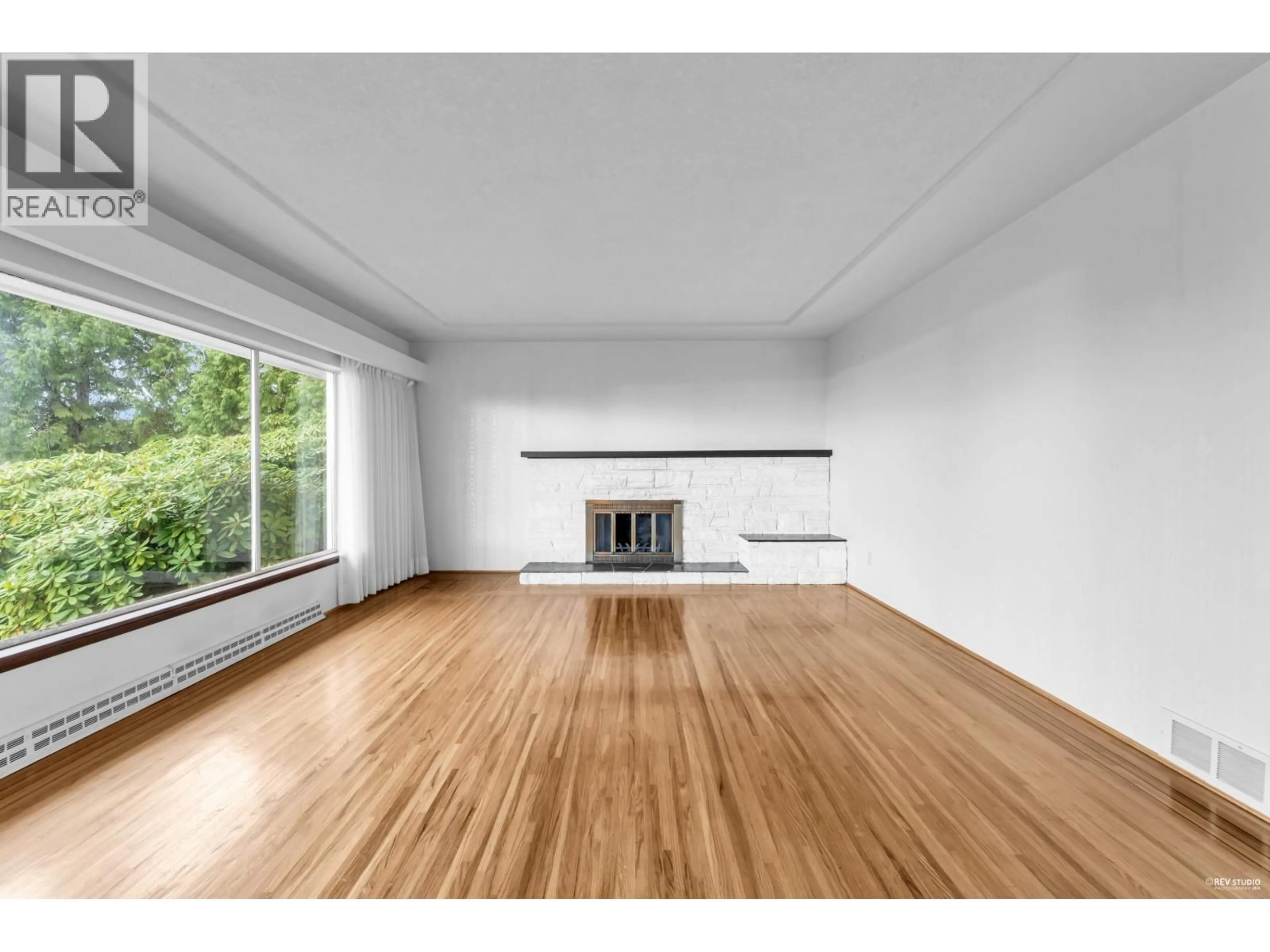 A pic of a room for 2615 SKILIFT PLACE, West Vancouver British Columbia V7S2T6