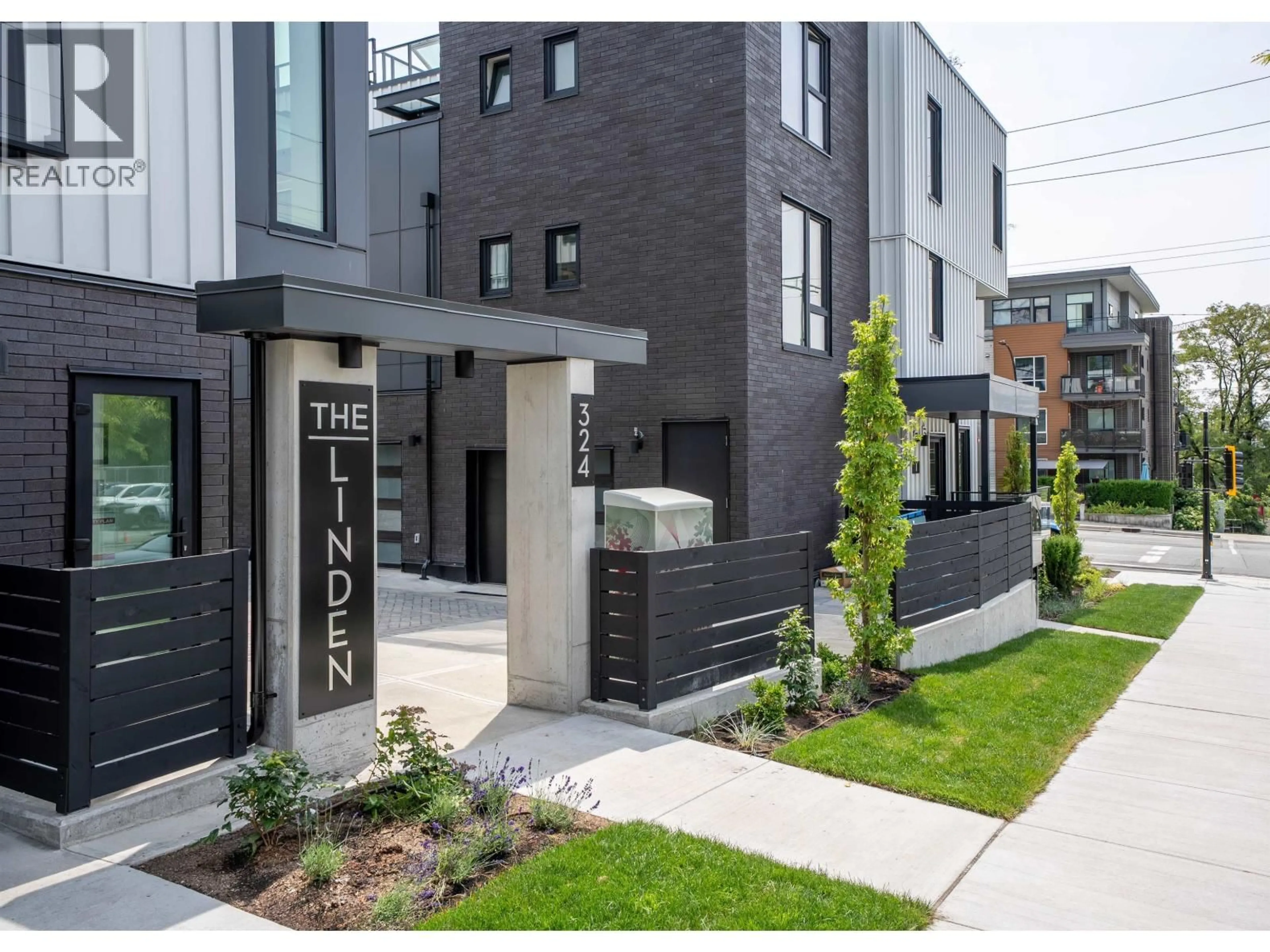 Home with brick exterior material, street for TH8 - 610 3RD STREET, North Vancouver British Columbia V7L1G7