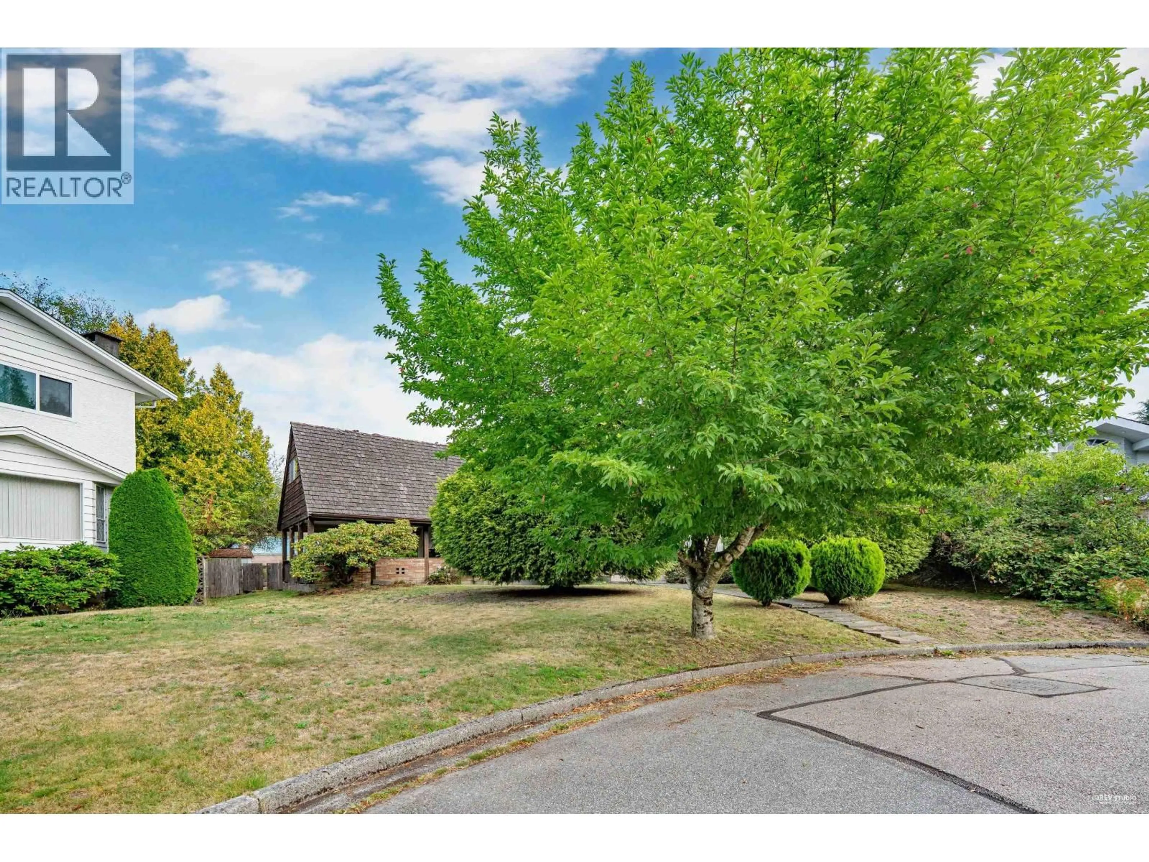 A pic from outside/outdoor area/front of a property/back of a property/a pic from drone, street for 5809 FREMLIN STREET, Vancouver British Columbia V5Z3W6