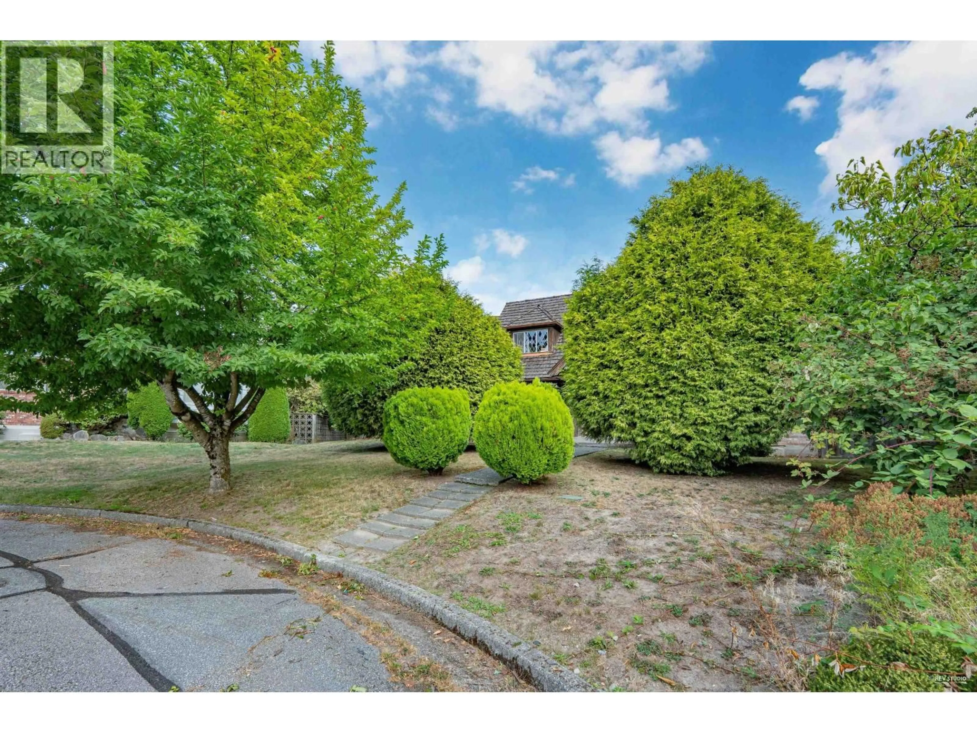 A pic from outside/outdoor area/front of a property/back of a property/a pic from drone, street for 5809 FREMLIN STREET, Vancouver British Columbia V5Z3W6