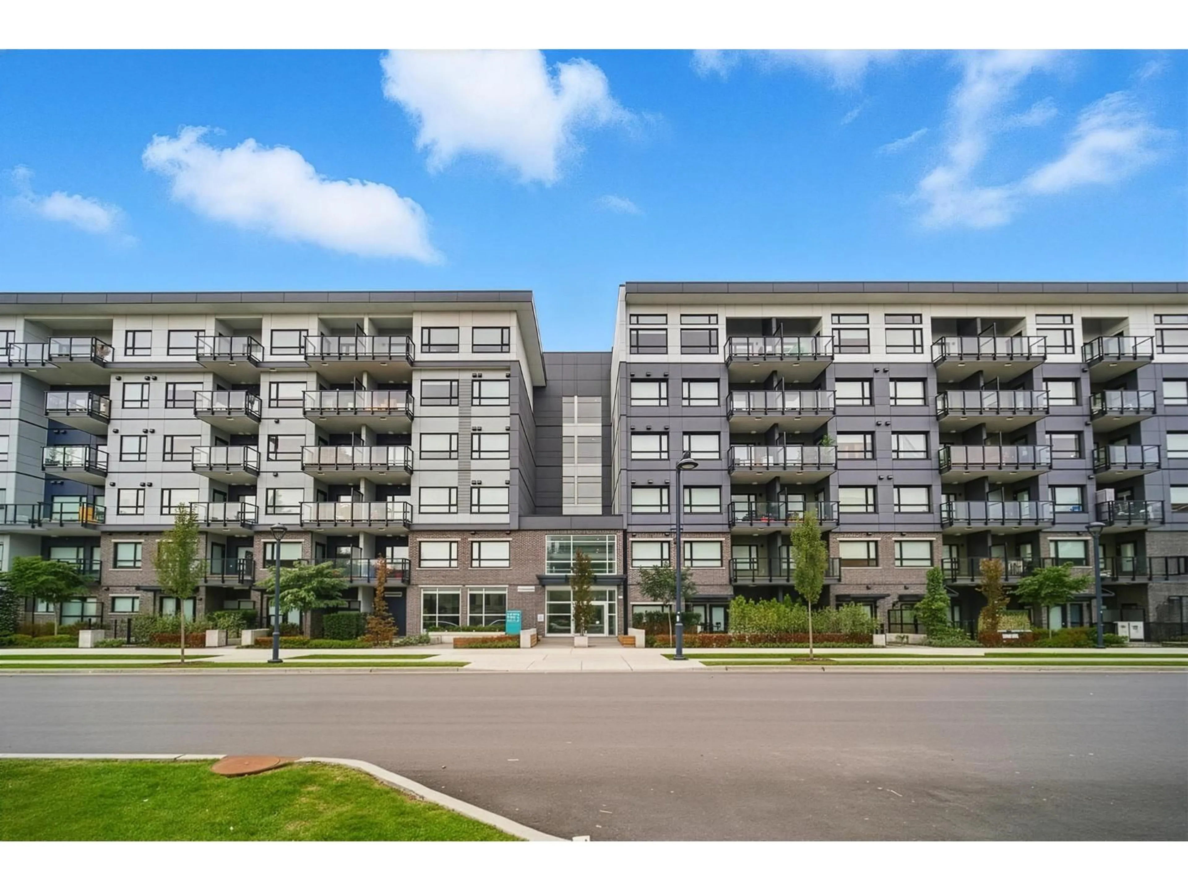 A pic from outside/outdoor area/front of a property/back of a property/a pic from drone, unknown for 225 - 10777 138, Surrey British Columbia V3T0T5